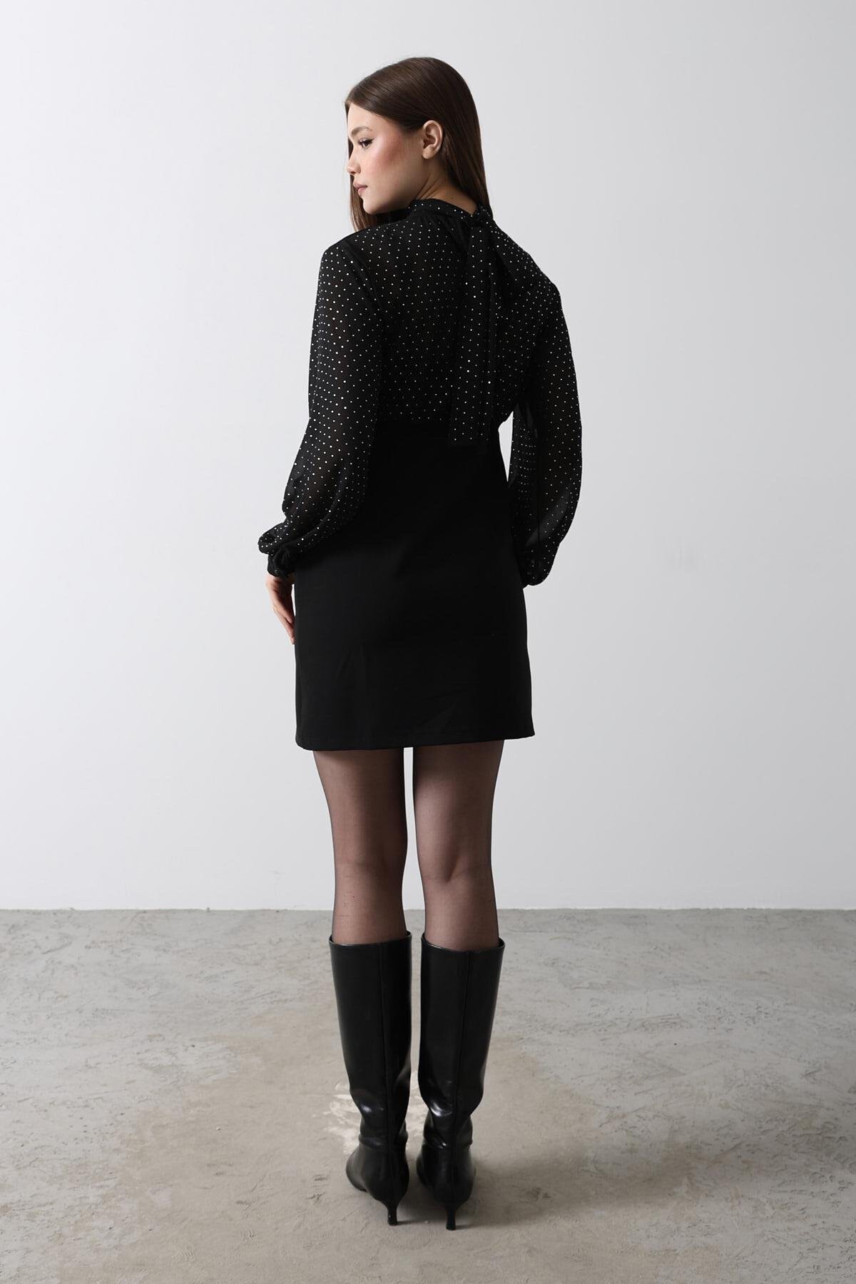 Siyah Balıkçı Yaka Taş Detaylı Şifon Elbise