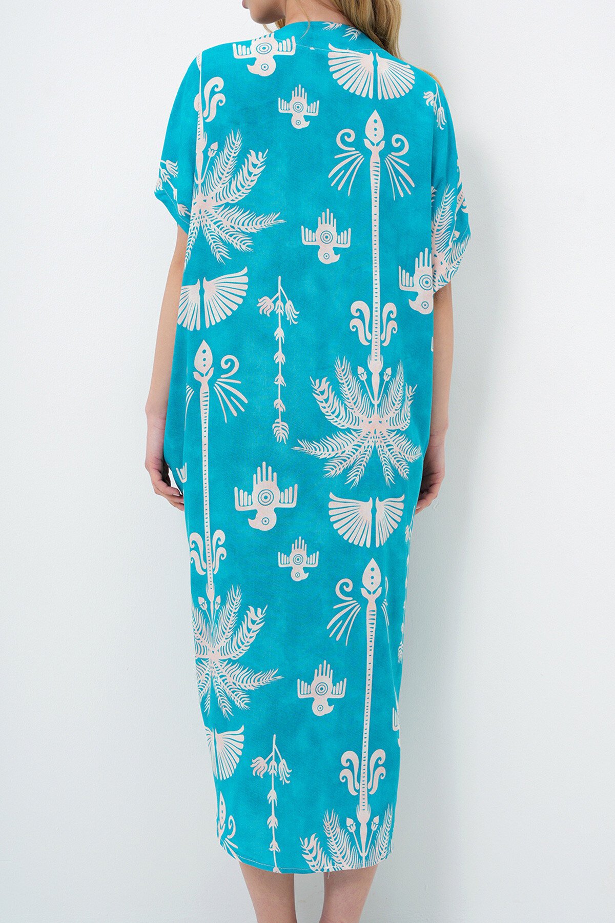 Turkuaz Mavi V Yaka Desenli Yazlık Maxi Boy Dokuma Elbise