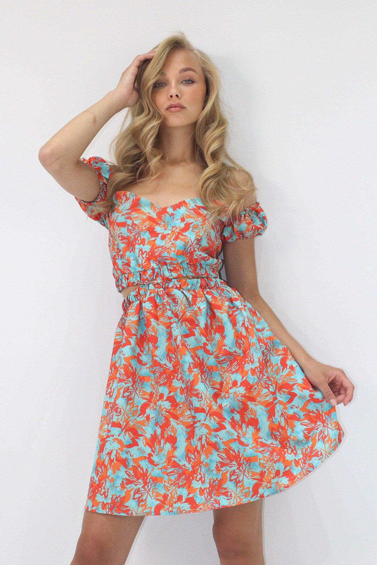 Turkuaz-Turuncu Öpücük Yaka Out-Cut Kesimli Desenli Poplin Elbise