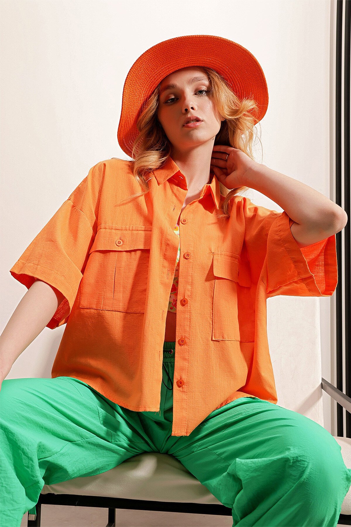 Turuncu Çift Cepli Yarım Kol Keten Gömlek