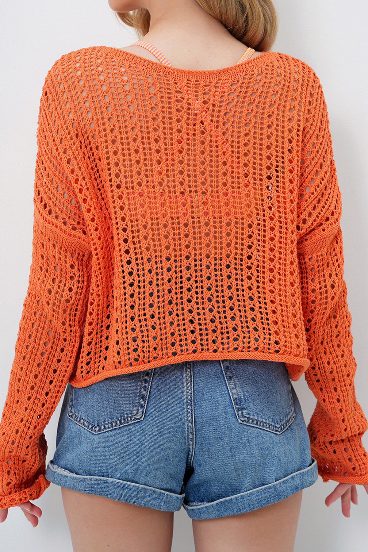 Turuncu Kayık Yaka Delik Ajurlu Triko Yazlık Bluz