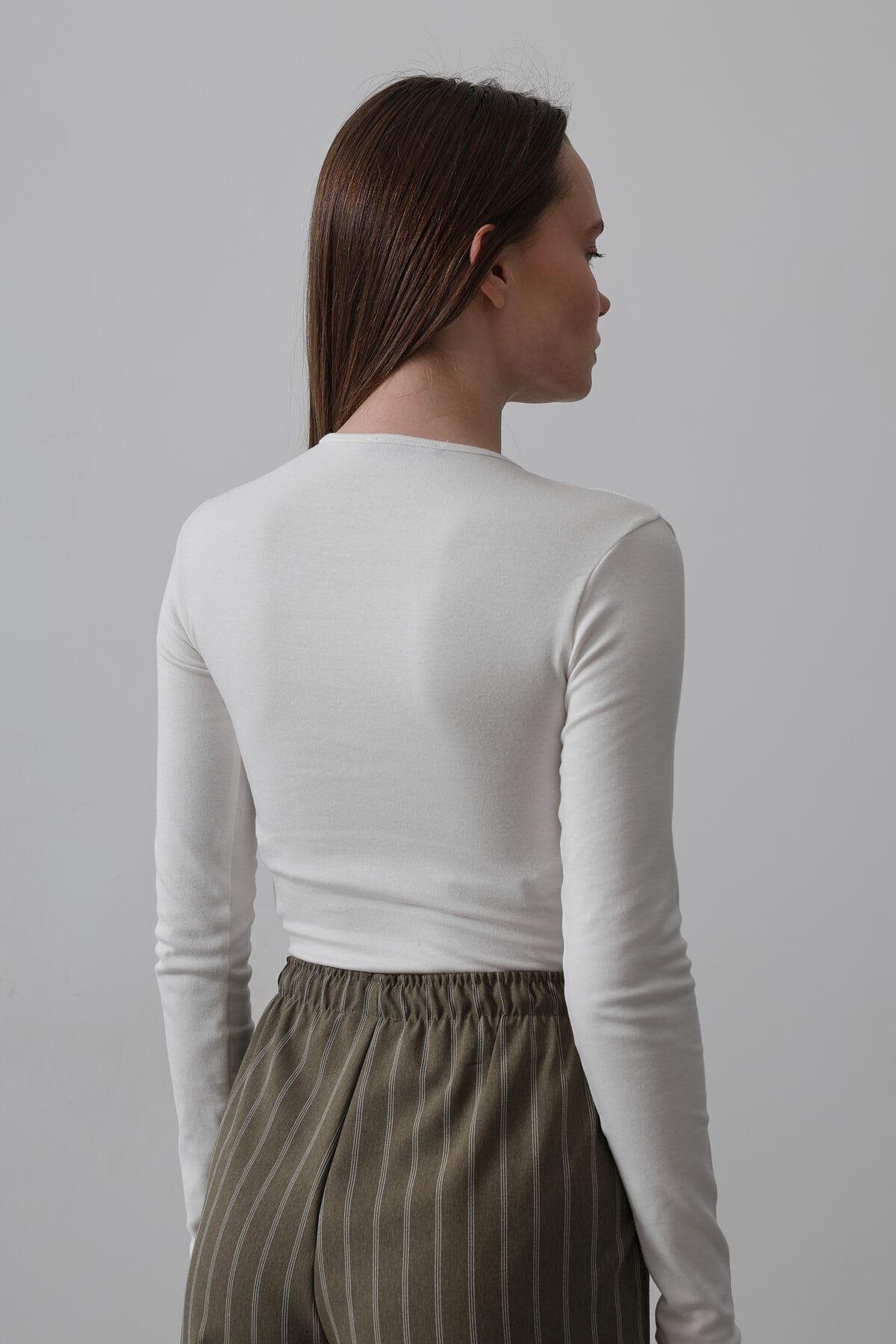 Ekru Bisiklet Yaka Basic Bluz