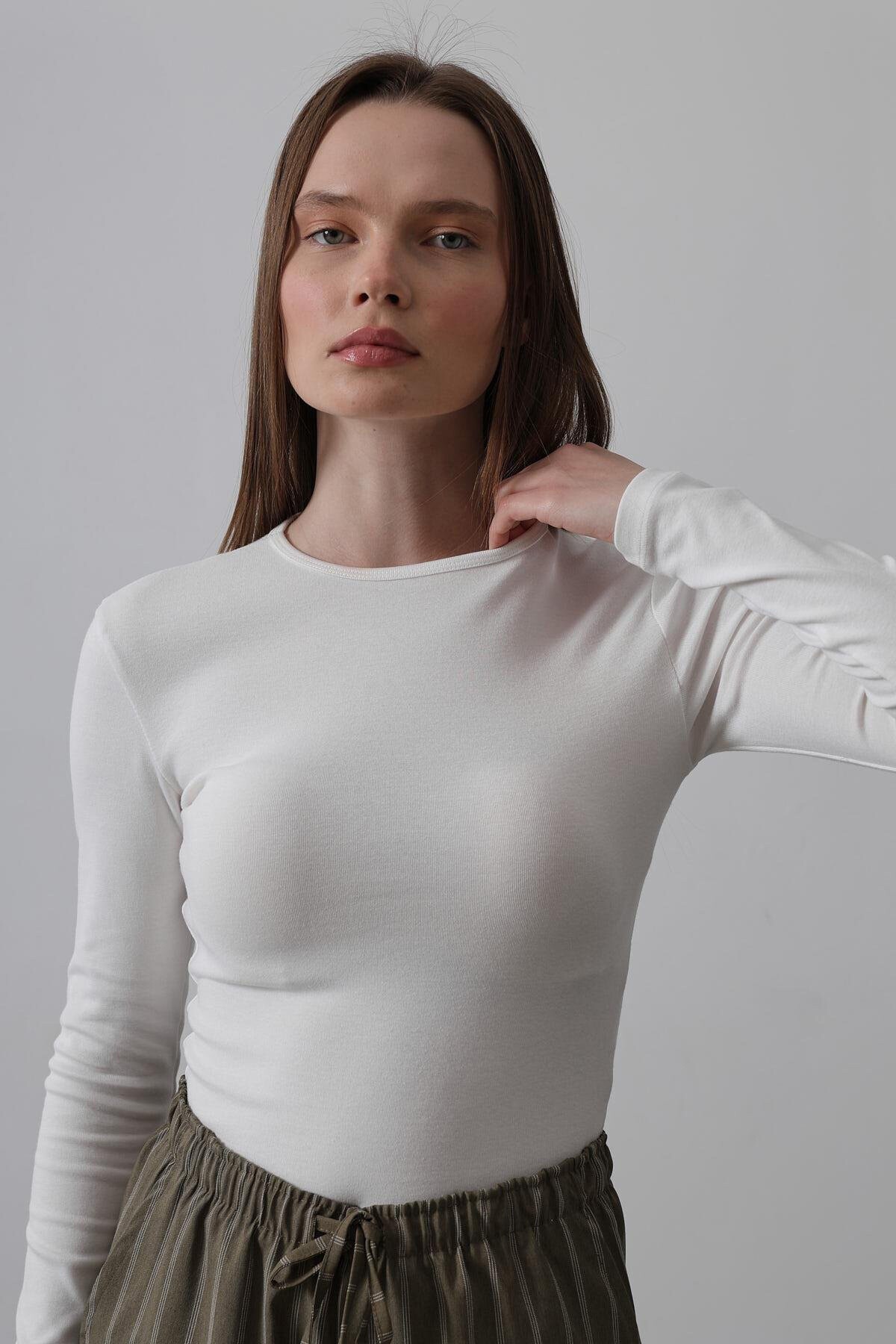 Ekru Bisiklet Yaka Basic Bluz