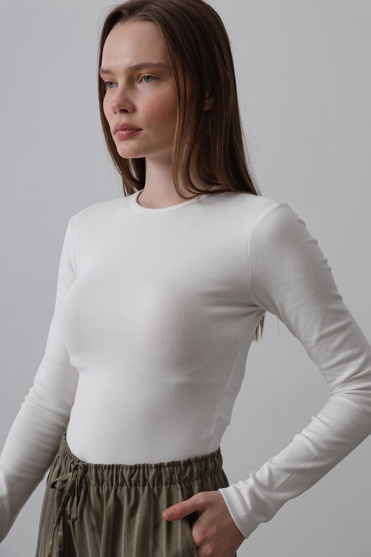 Ekru Bisiklet Yaka Basic Bluz