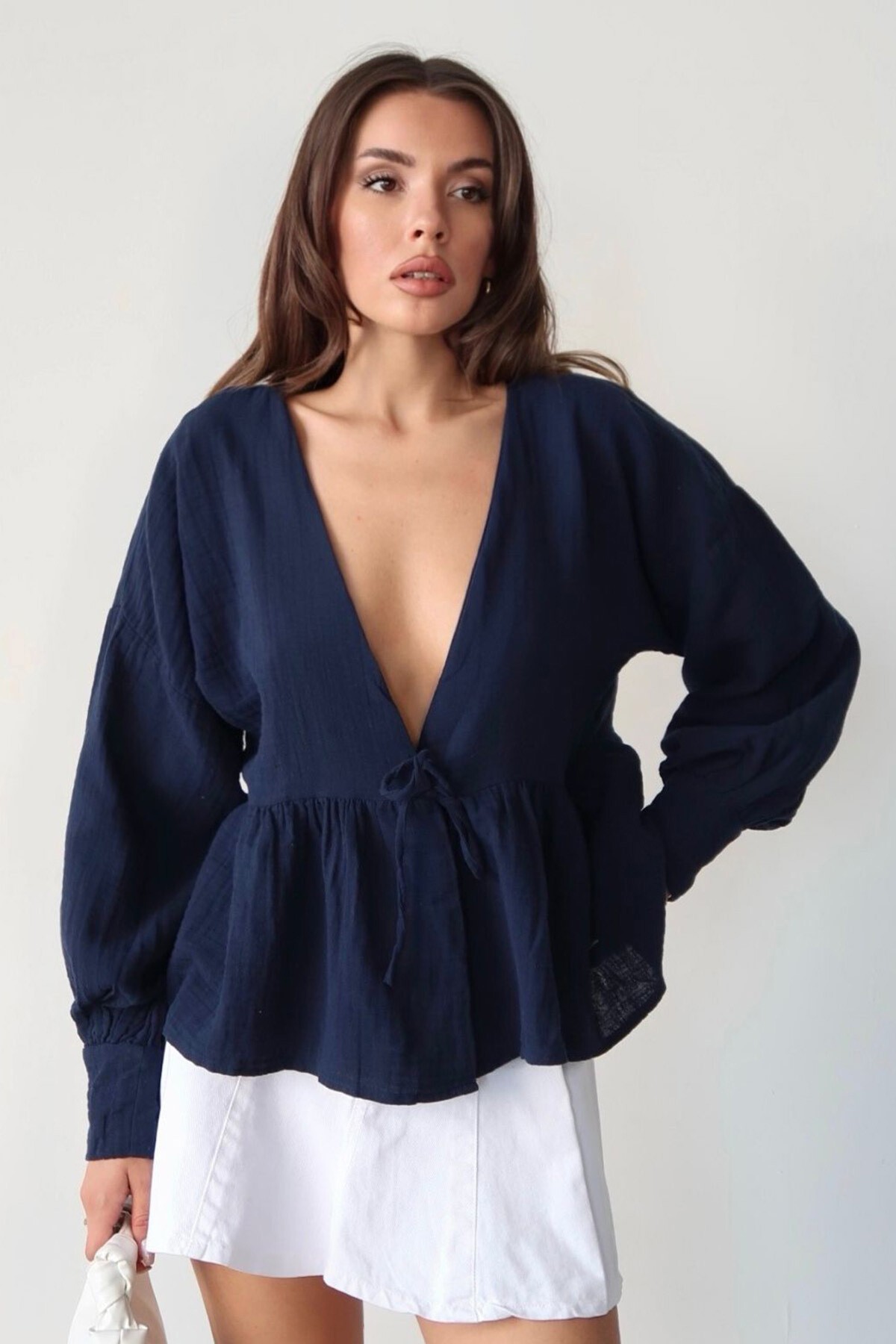 Lacivert V Yaka Bağcıklı Gömlek Bluz