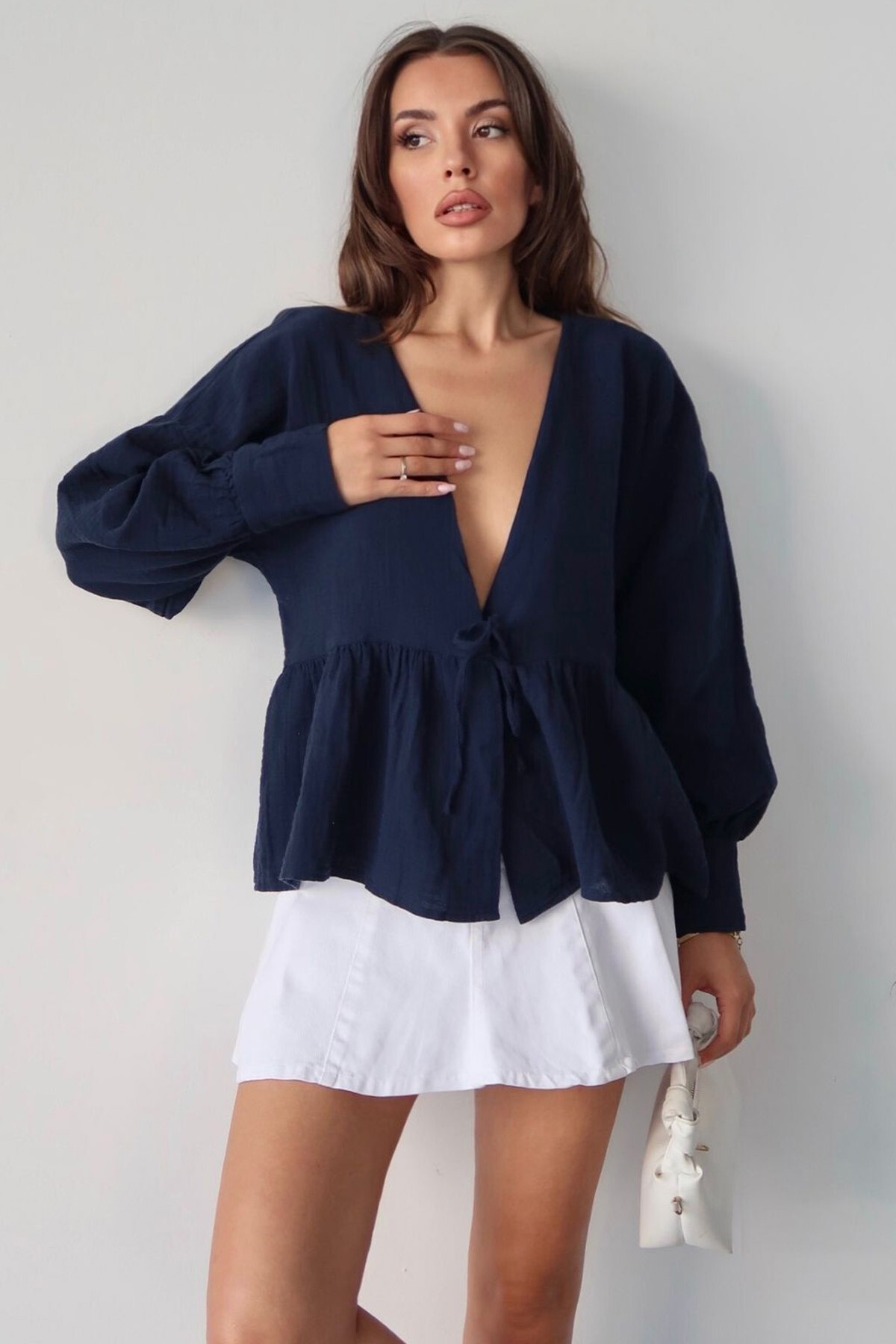 Lacivert V Yaka Bağcıklı Gömlek Bluz