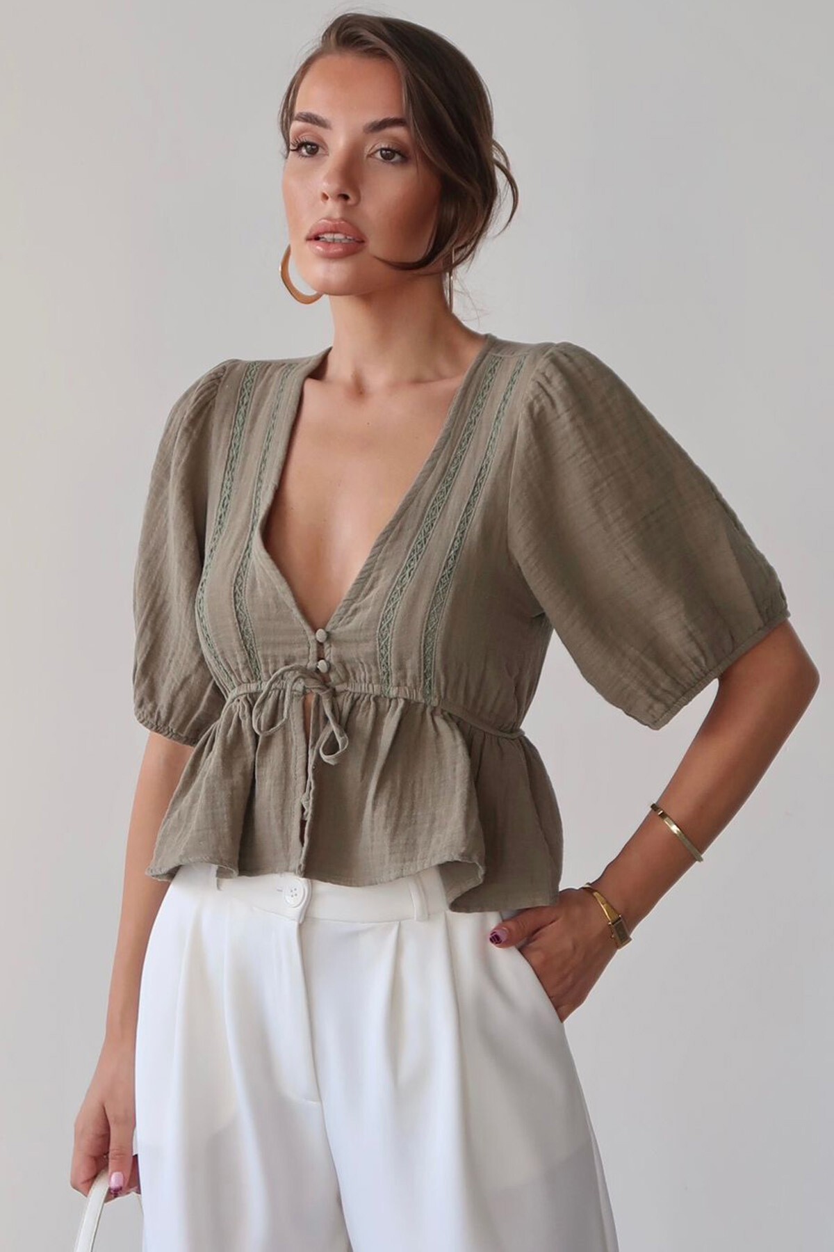 Haki V Yaka Yarım Kol Önden Bağlamalı Bluz