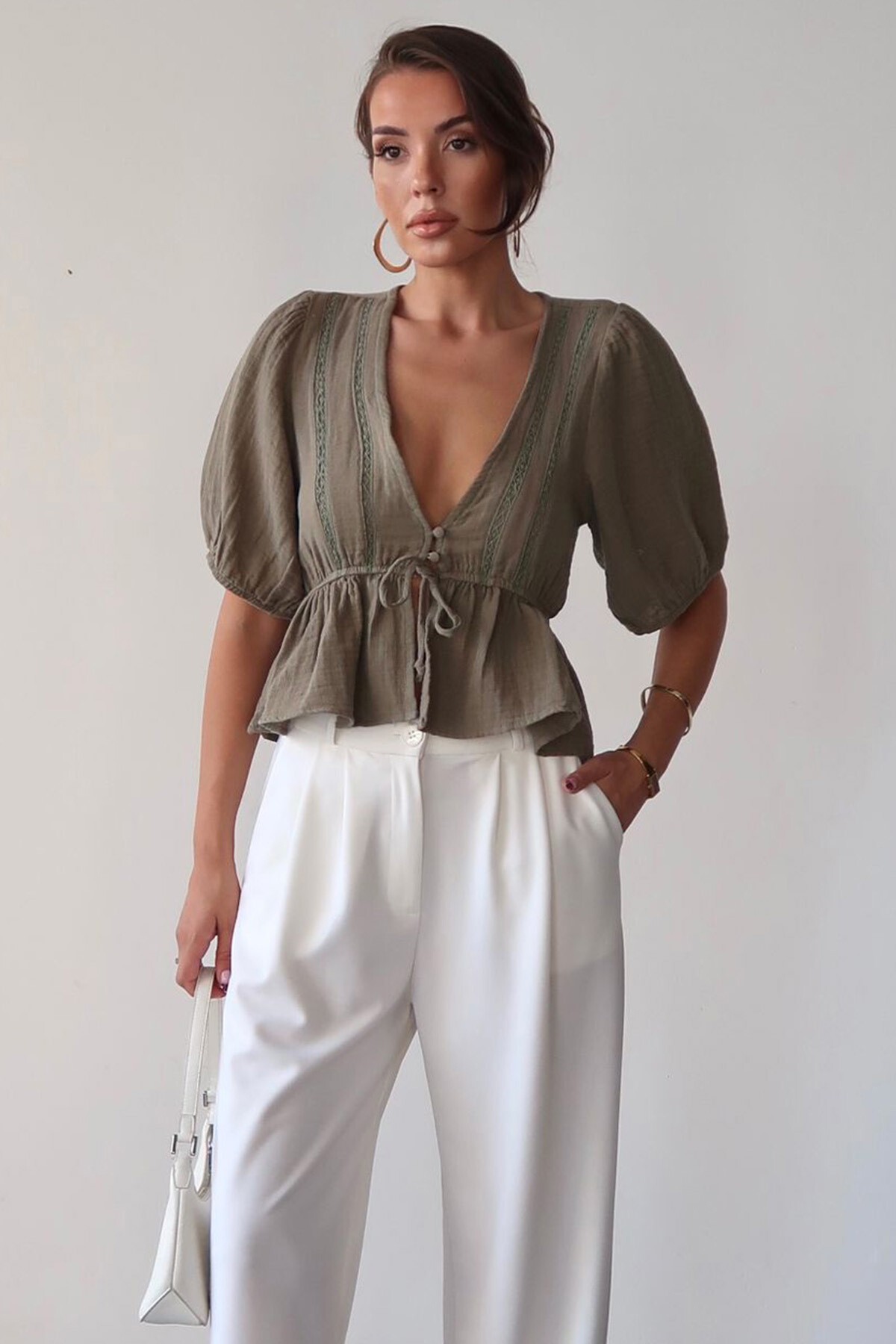 Haki V Yaka Yarım Kol Önden Bağlamalı Bluz