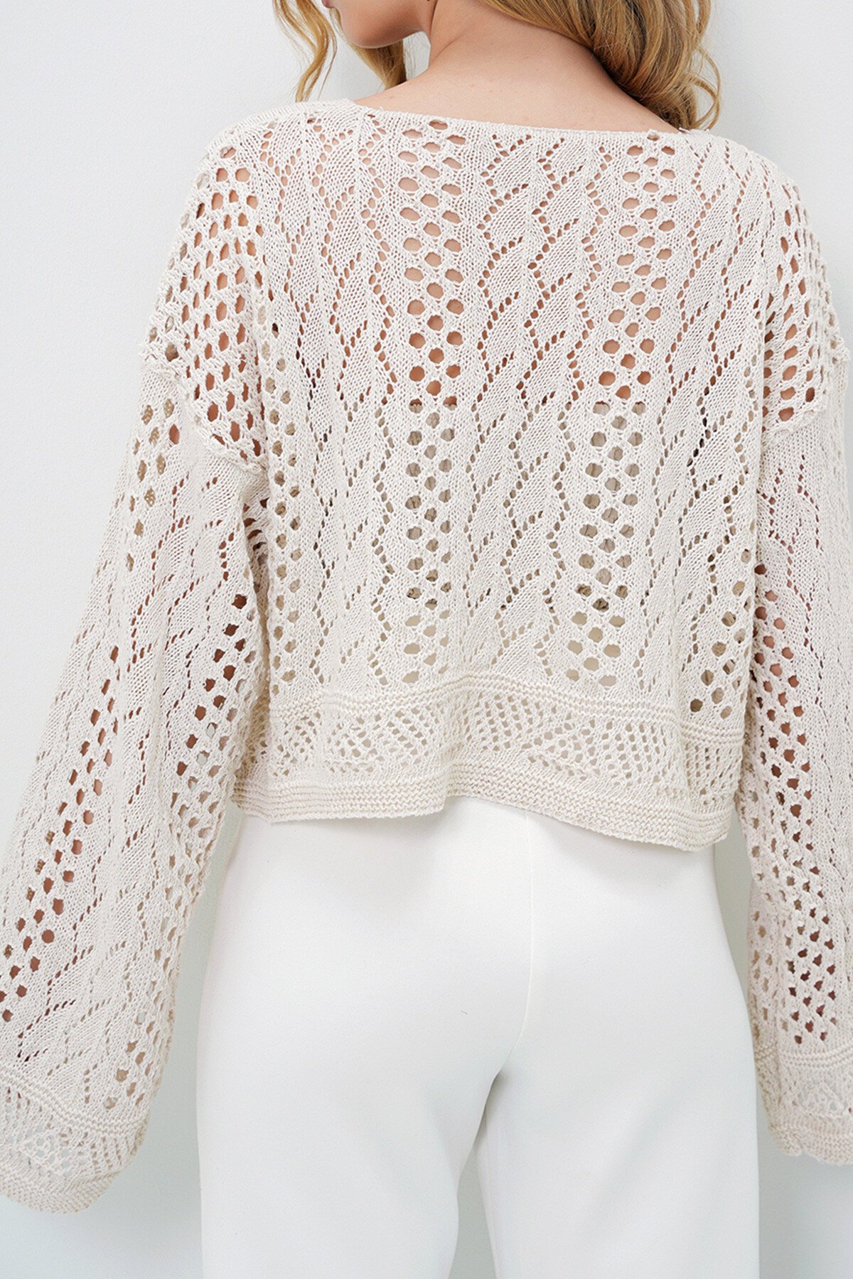 Vanilya V Yaka Saç Örgü Desenli Yazlık Trico Crop Bluz