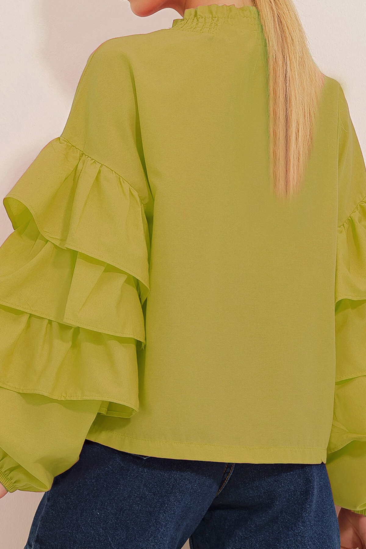 Yağ Yeşili Balıkçı Yaka Kolları Kat Volanlı Dokuma Bluz