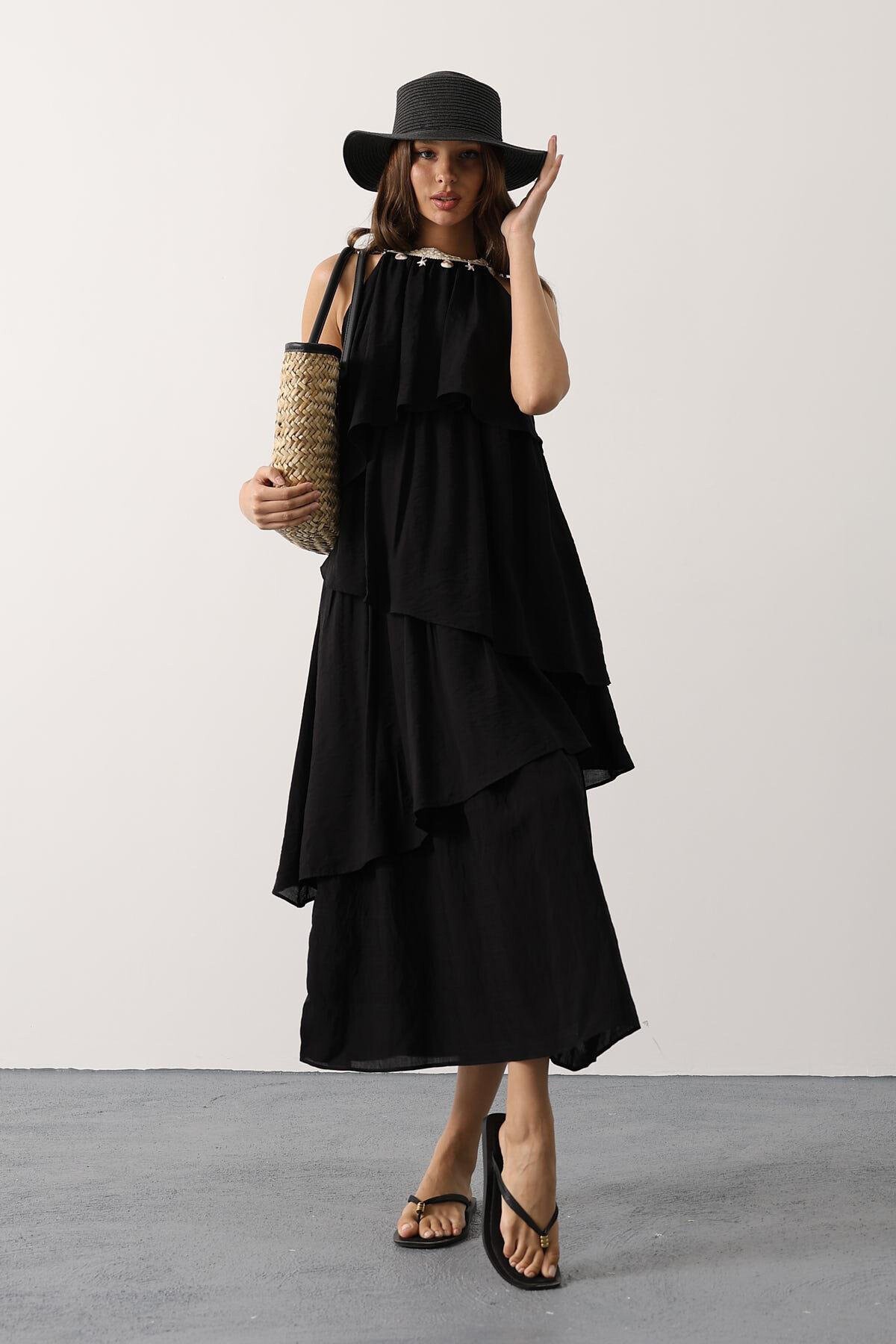 Siyah Yaka Süslemeli Kat Kat Akışkan Kesim Midi Boy Elbise