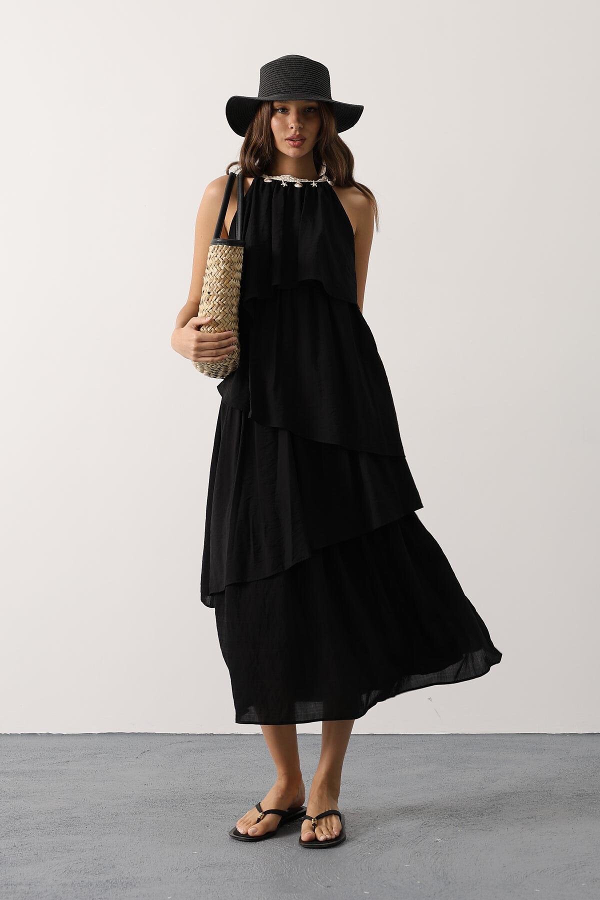 Siyah Yaka Süslemeli Kat Kat Akışkan Kesim Midi Boy Elbise