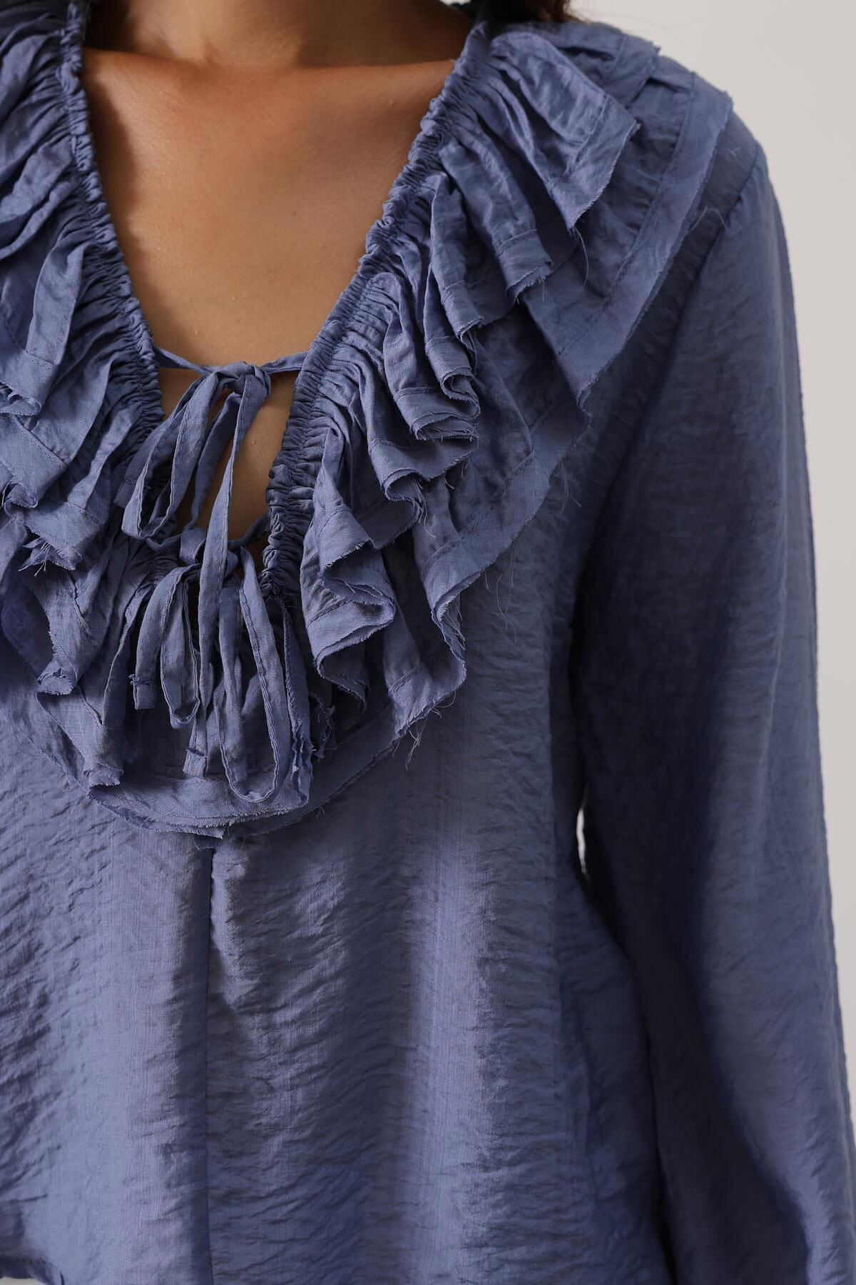 İndigo Yakası Fırfırlı Uzun Kollu Bluz