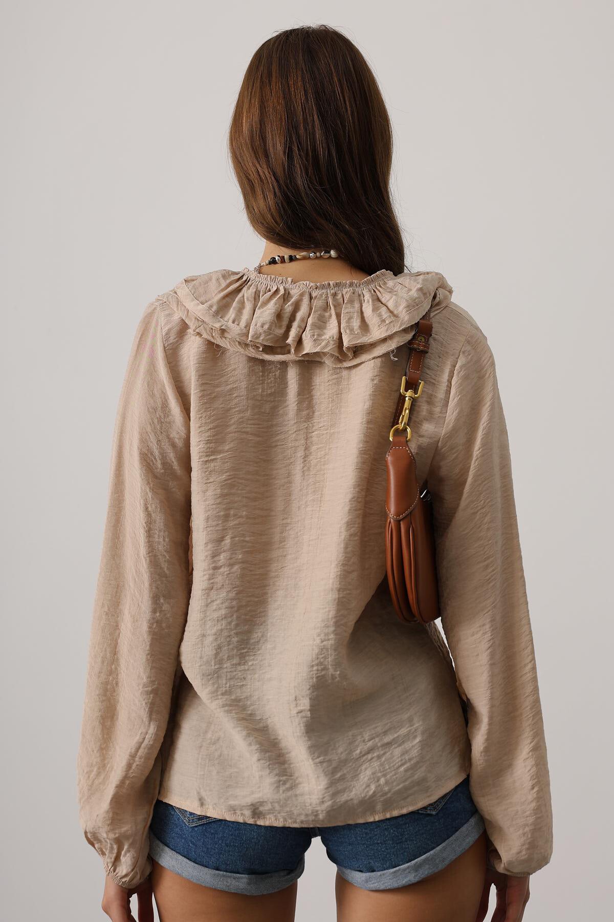 Taş Yakası Fırfırlı Uzun Kollu Bluz