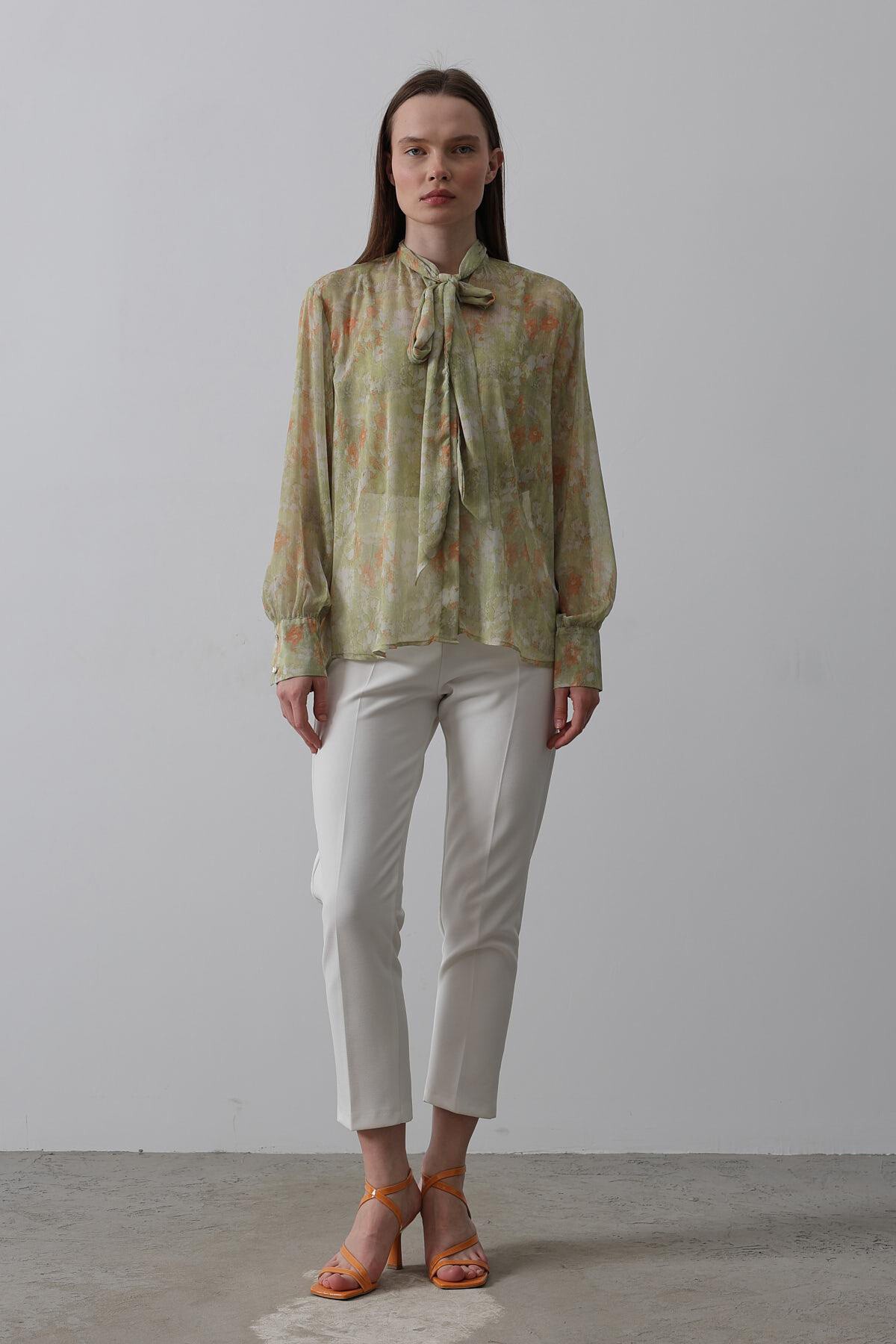 Fıstık Yeşili Yakası Fularlı Kalın Manşetli Şifon Gömlek