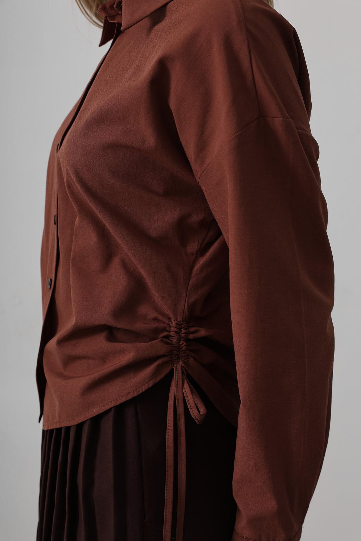 Koyu Kahve Yanları Bağlamalı Basic Gömlek