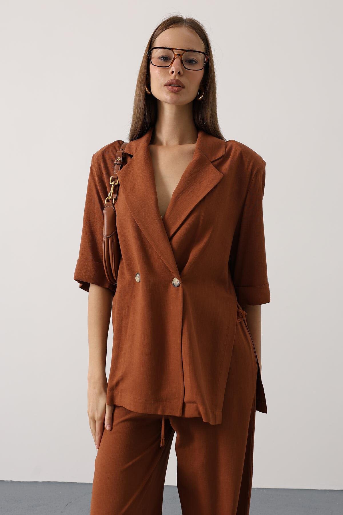 Kahve Yarım Kol Oversize Yırtmaçlı Ceket