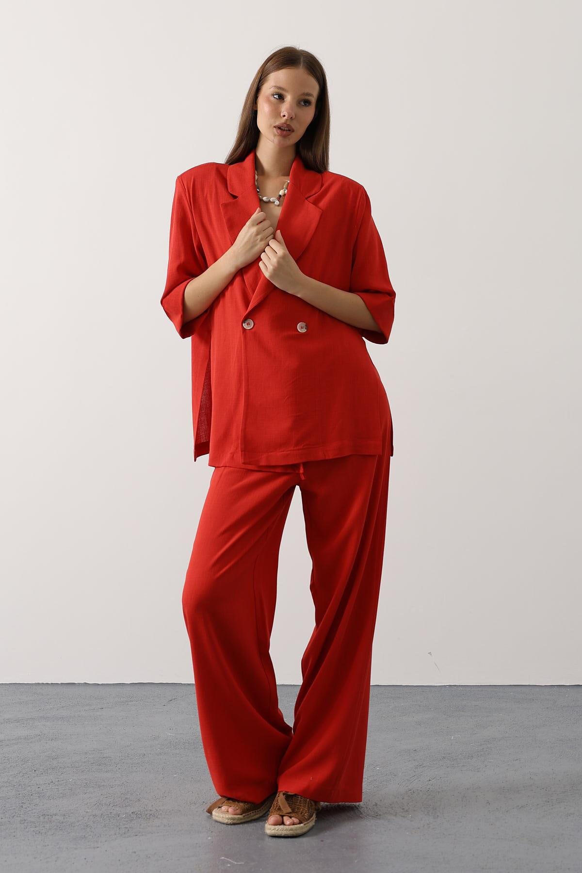 Kırmızı Yarım Kol Oversize Yırtmaçlı Ceket