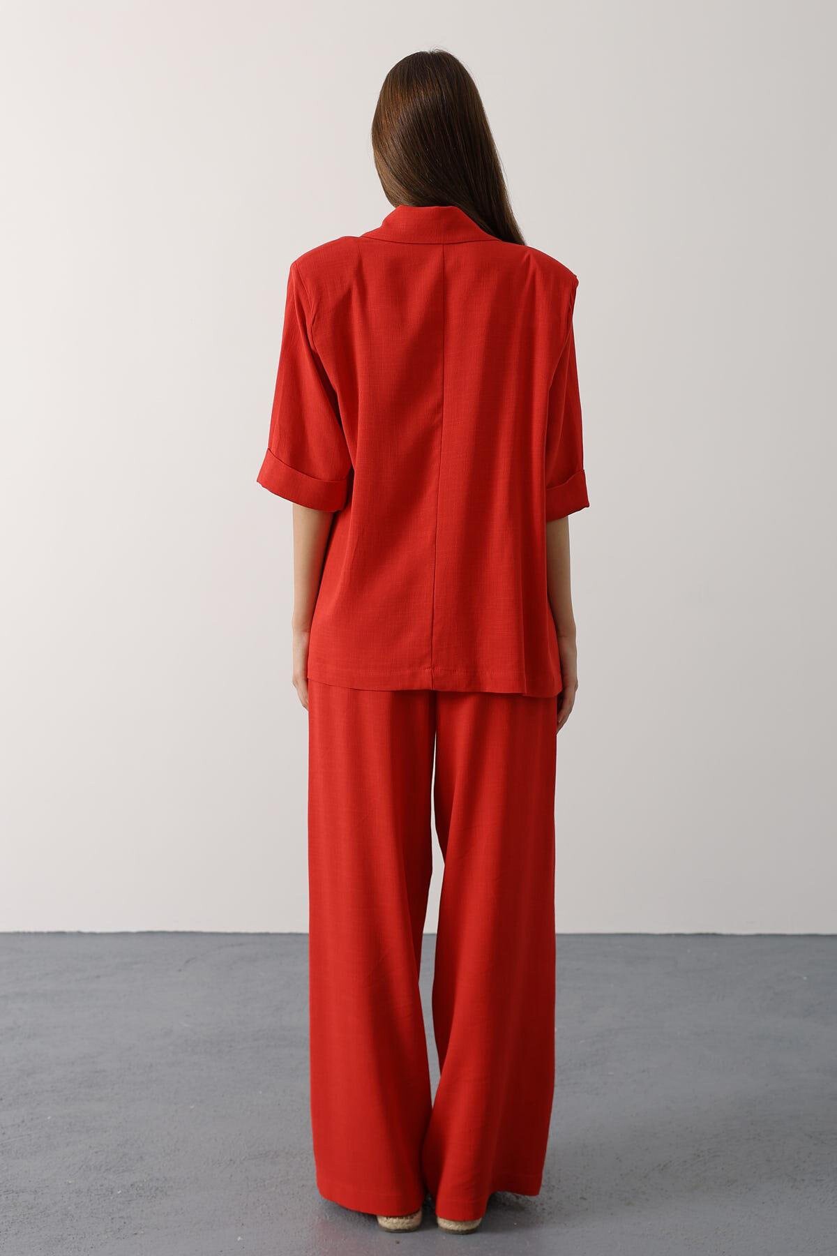 Kırmızı Yarım Kol Oversize Yırtmaçlı Ceket