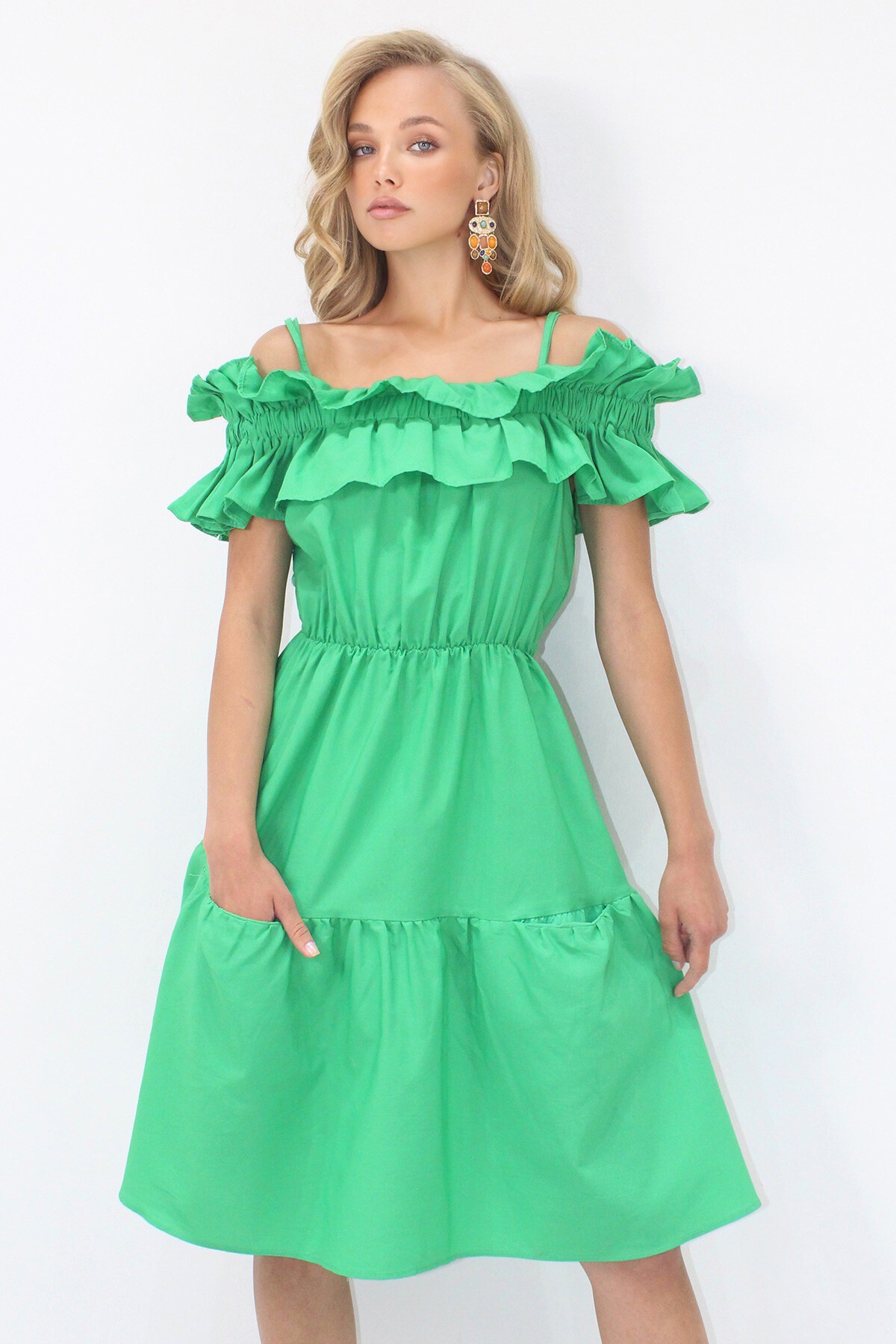 Yeşil Ayarlanabilir Askılı Madonna Yaka Çift Cepli Kat Kat Volanlı Poplin Mini Elbise