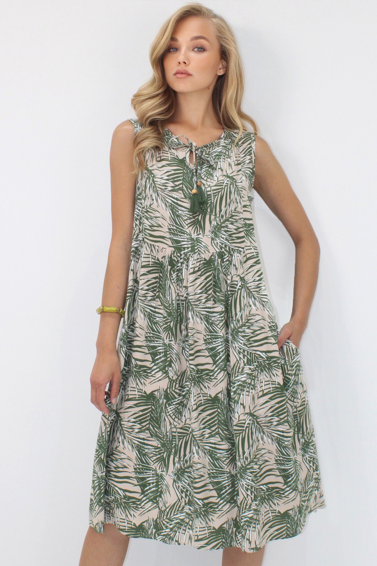 Yeşil Bisiklet Yaka Bağlama Detaylı Desenli Çift Cepli Dokuma Viskon Elbise