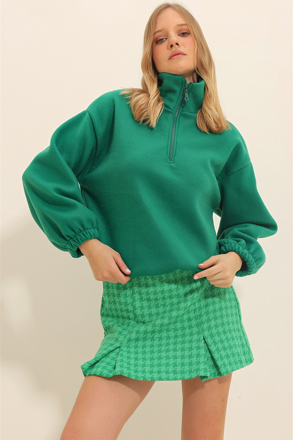Yeşil Dik Yaka Fermuarlı Polar Sweatshirt