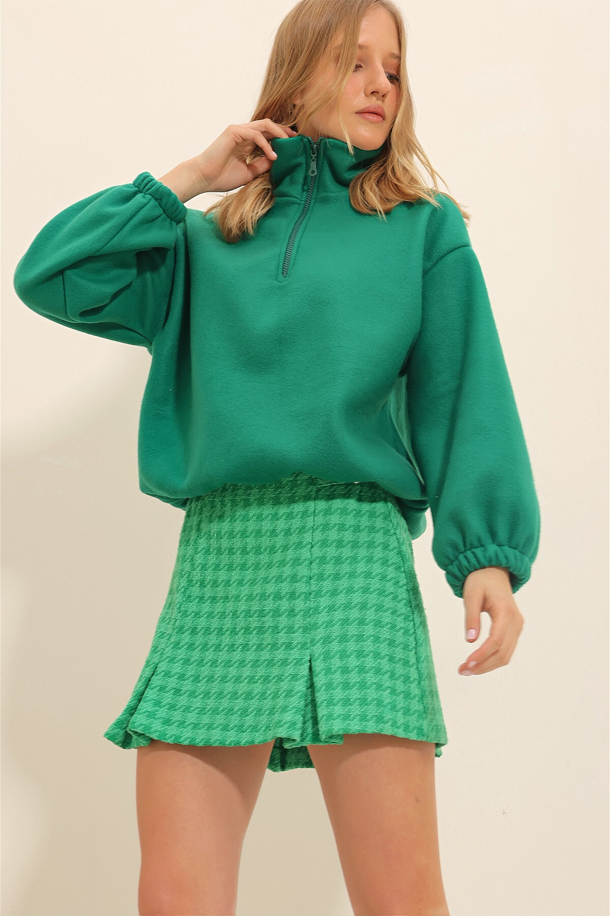 Yeşil Dik Yaka Fermuarlı Polar Sweatshirt