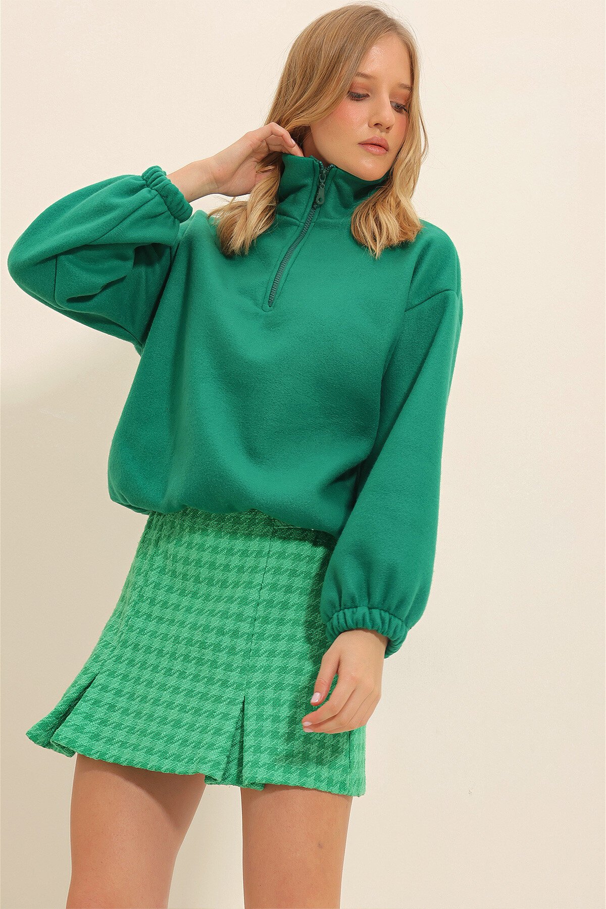 Yeşil Dik Yaka Fermuarlı Polar Sweatshirt