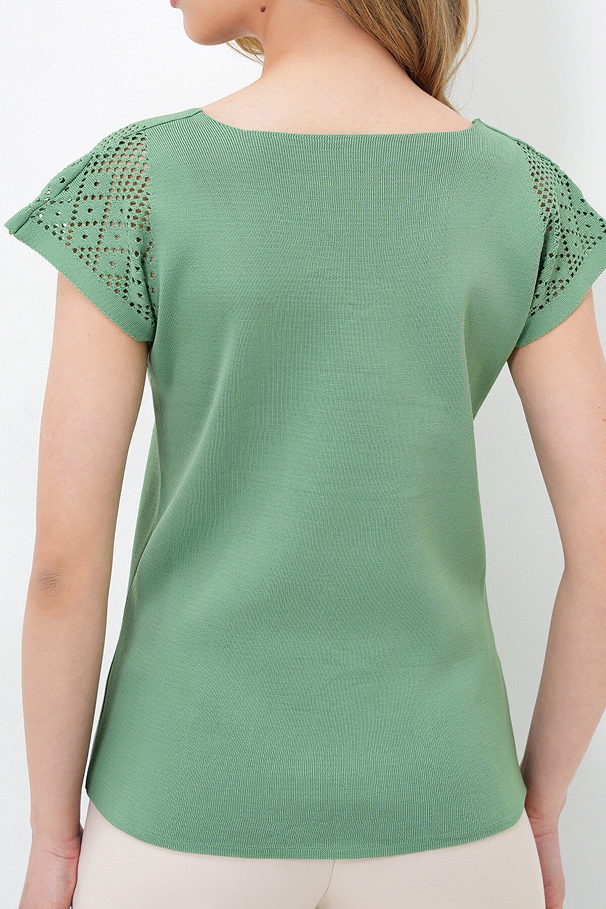 Yeşil Kare Yaka Ajurlu Yazlık Triko Bluz