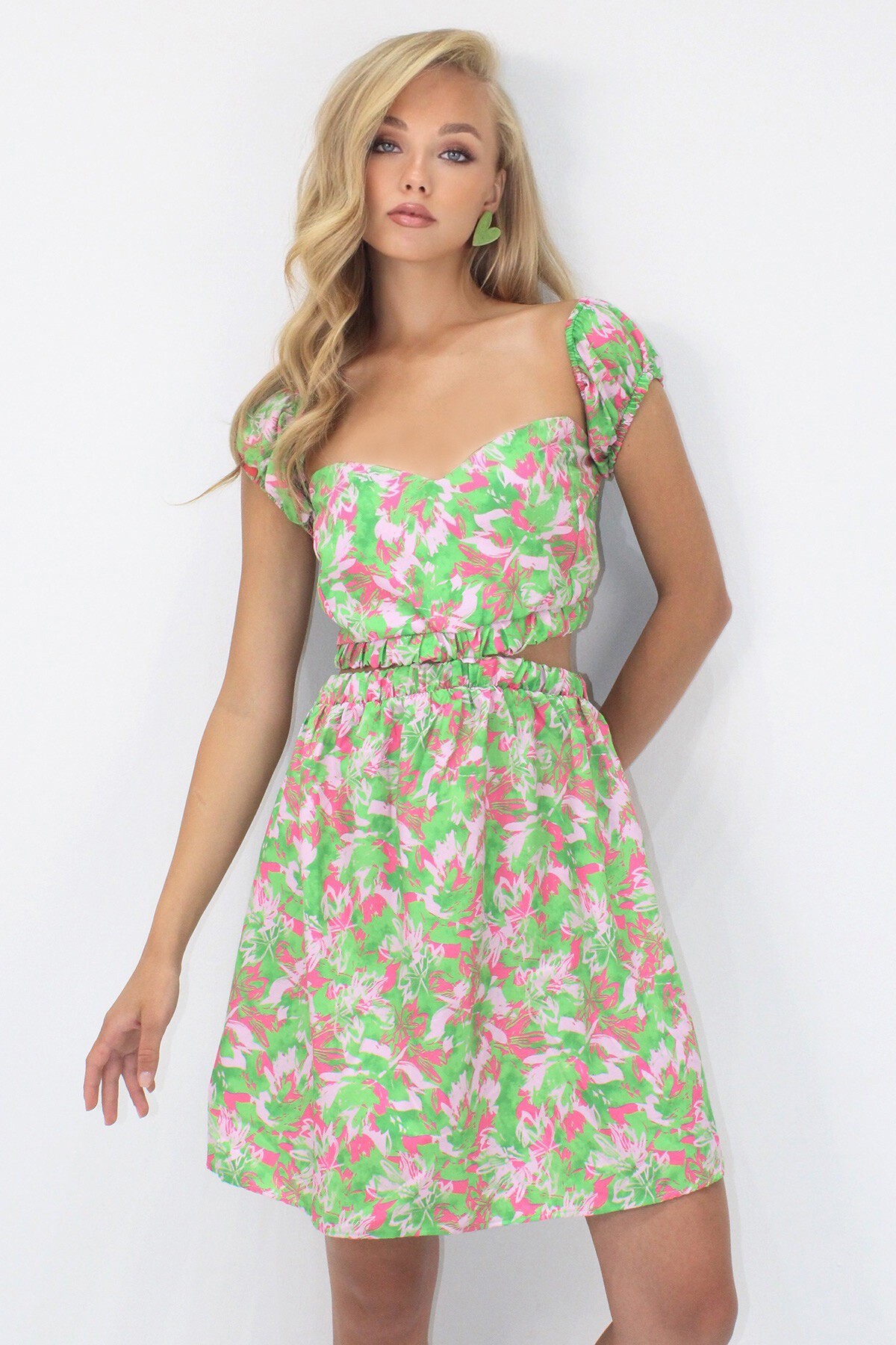 Yeşil Öpücük Yaka Out-Cut Kesimli Desenli Poplin Elbise