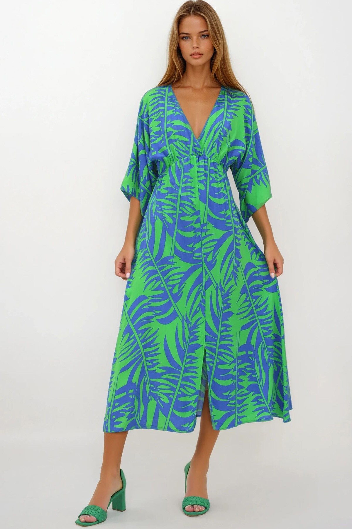 Yeşil-Saks Kruvaze Yaka Dokum Viskon Yırtmaçlı Desenli Elbise