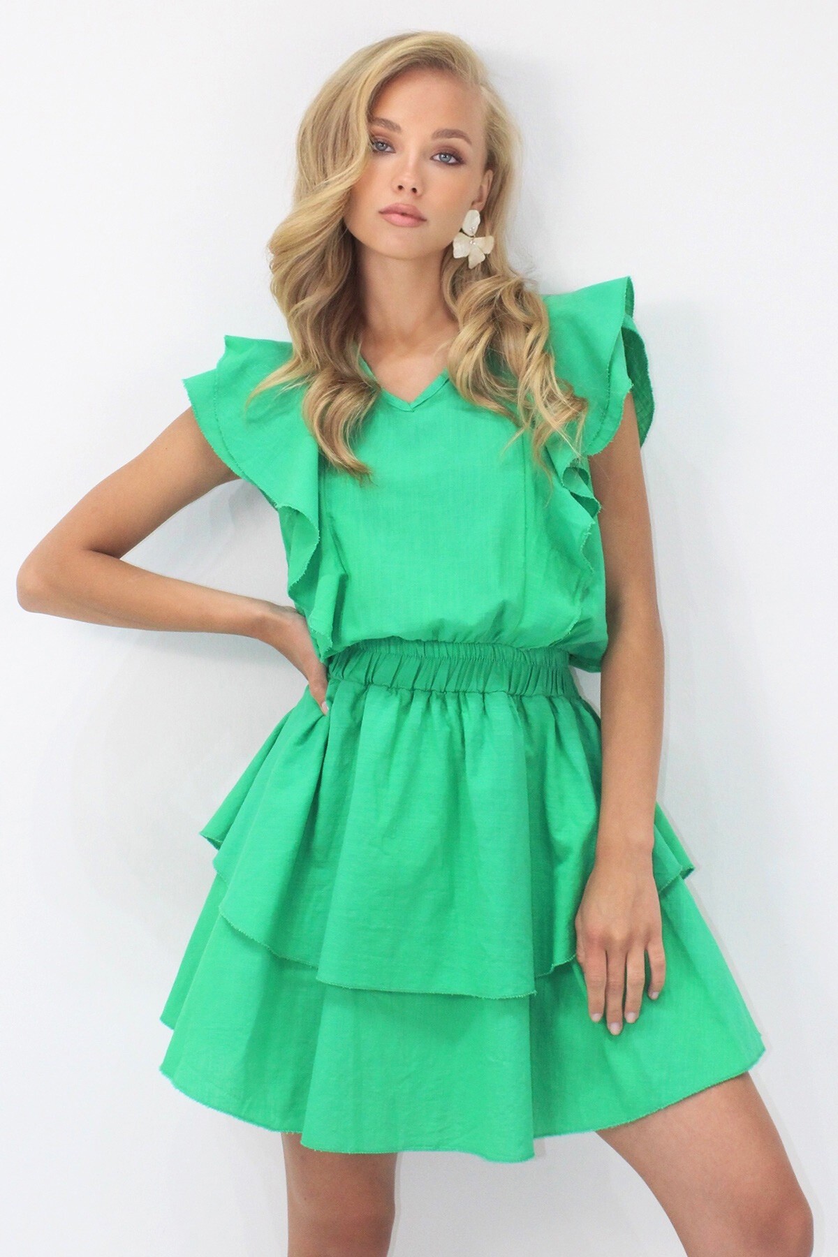Yeşil V Yaka Fırfır Detaylı Eteği Kat Kat Volanlı Flamlı Keten Mini Elbise