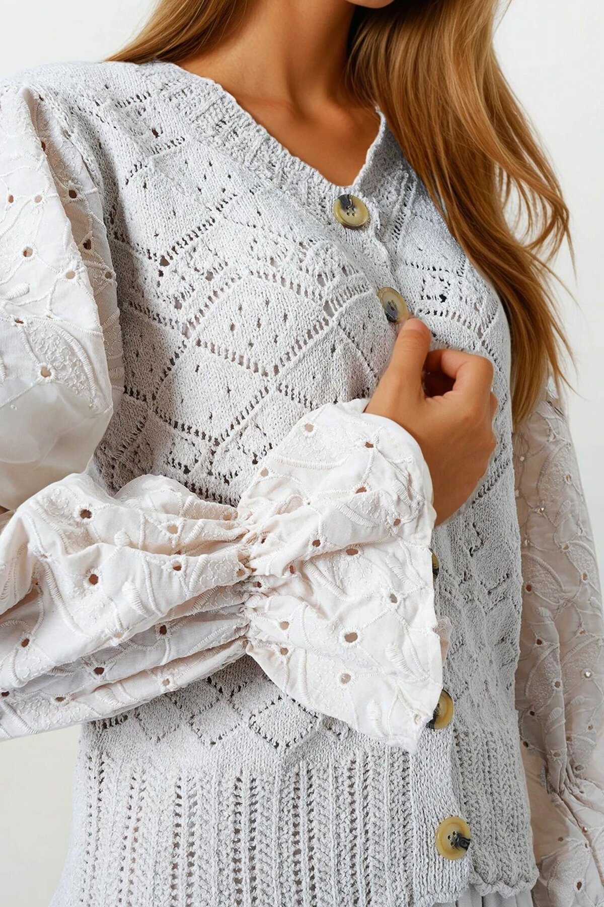 Bej Ajurlu Triko Brode Kol Düğmeli Hırka