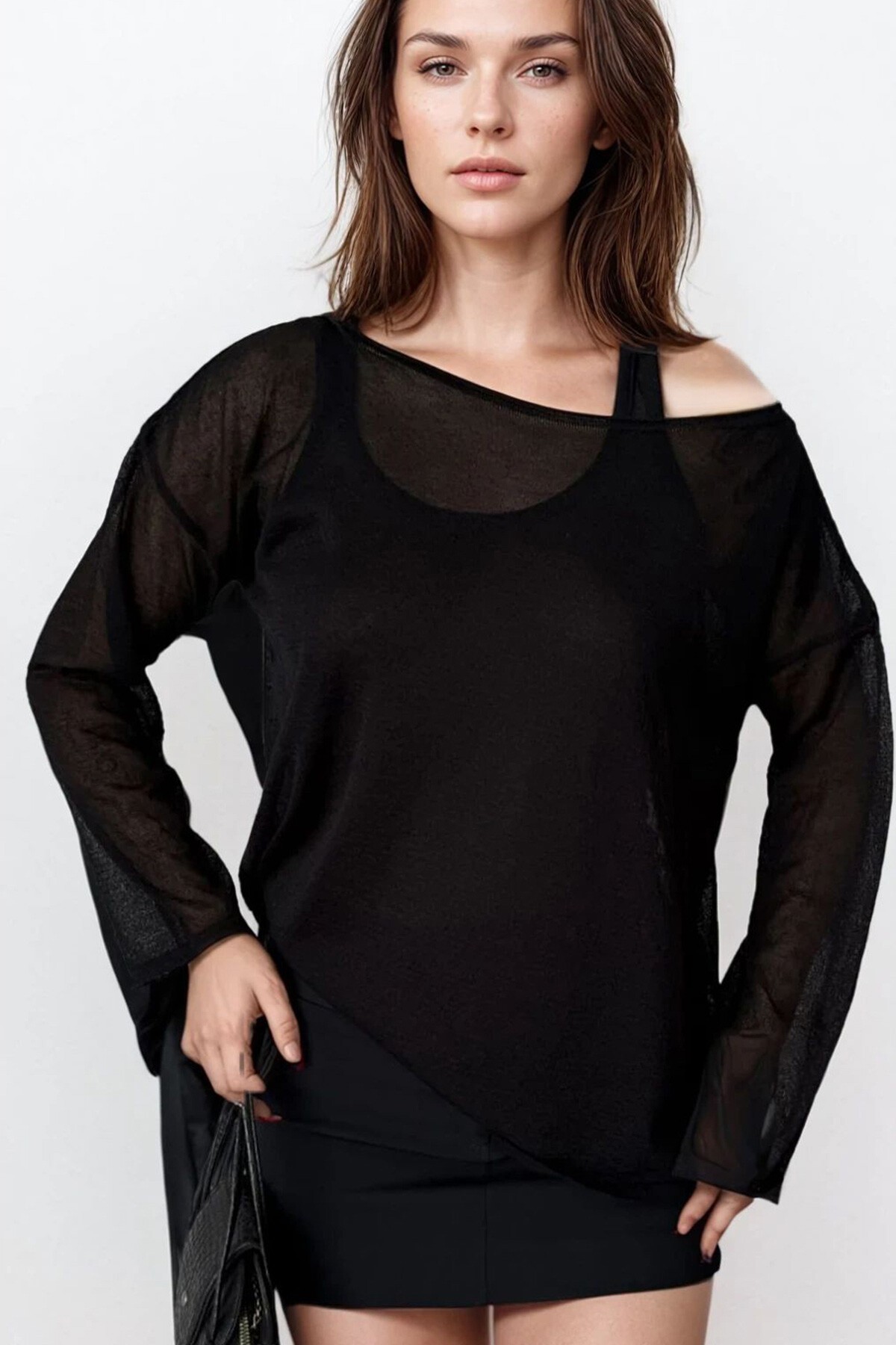 Siyah Asimetrik Kesim Basic Bluz