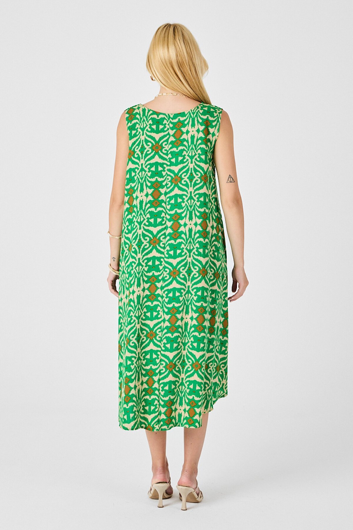 Yeşil Asimetrik Kesim U Yaka Desenli Elbise