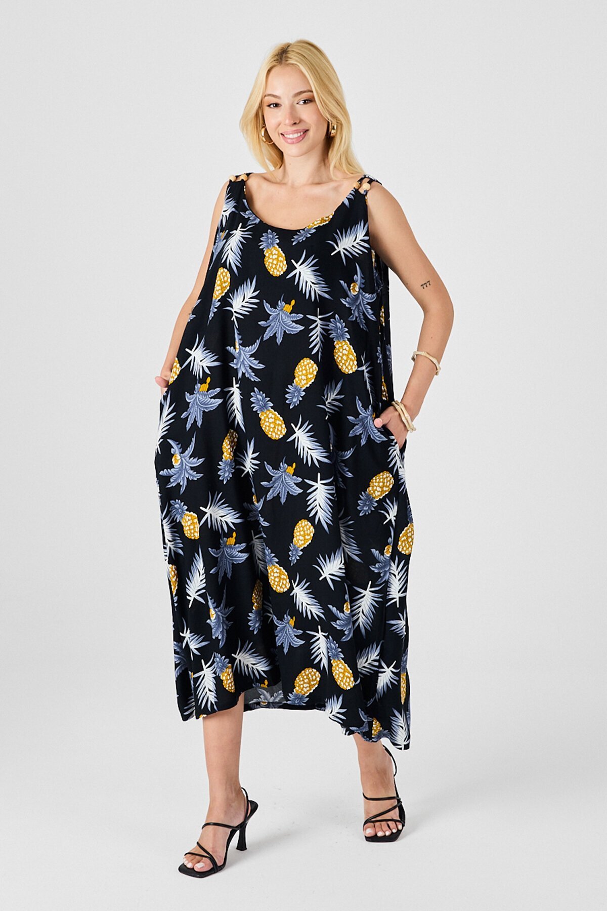 Sarı Askılı Boncuk Detaylı Çift Cepli Desenli Salaş Elbise