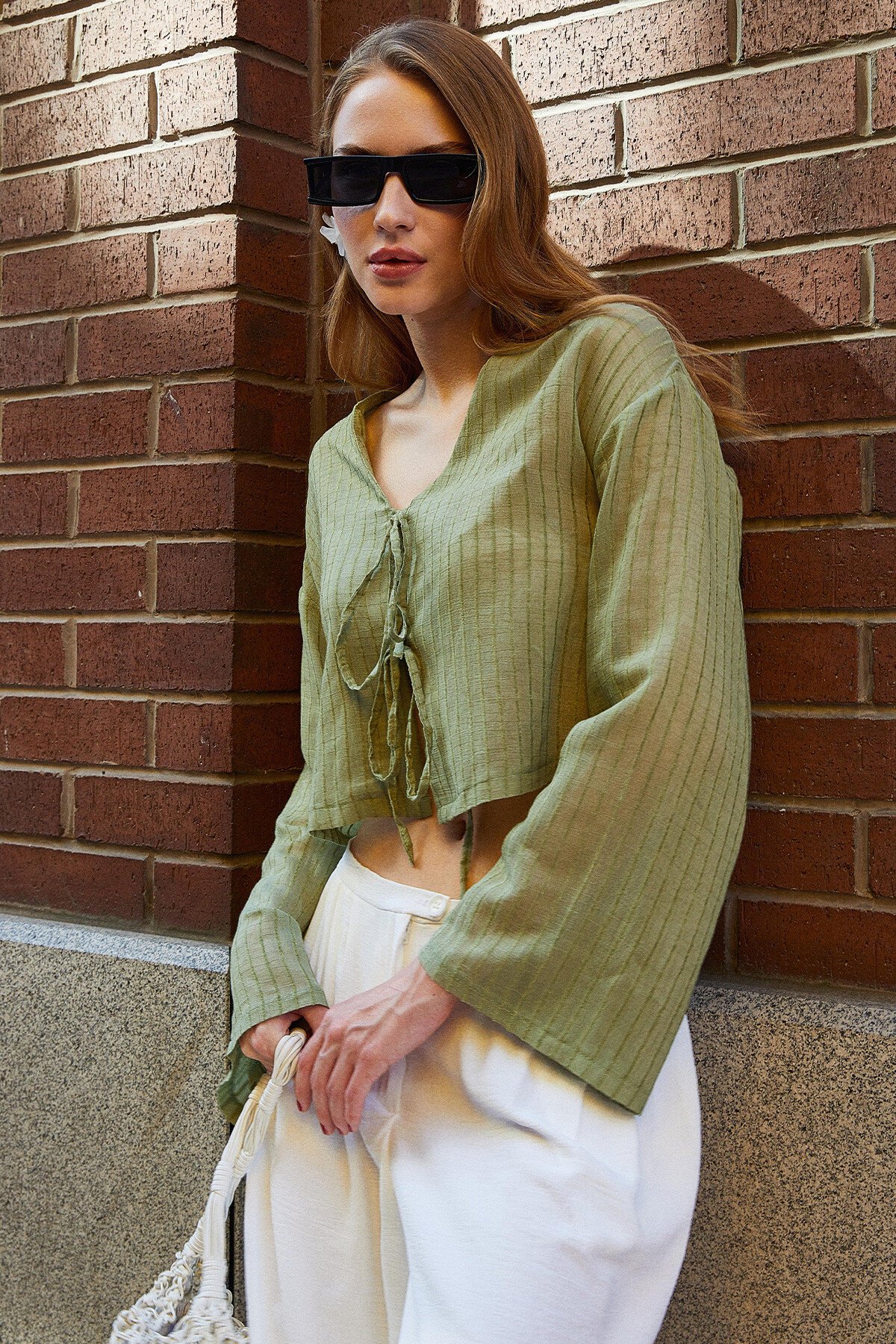 Haki Bağcık Detaylı Crop Bluz