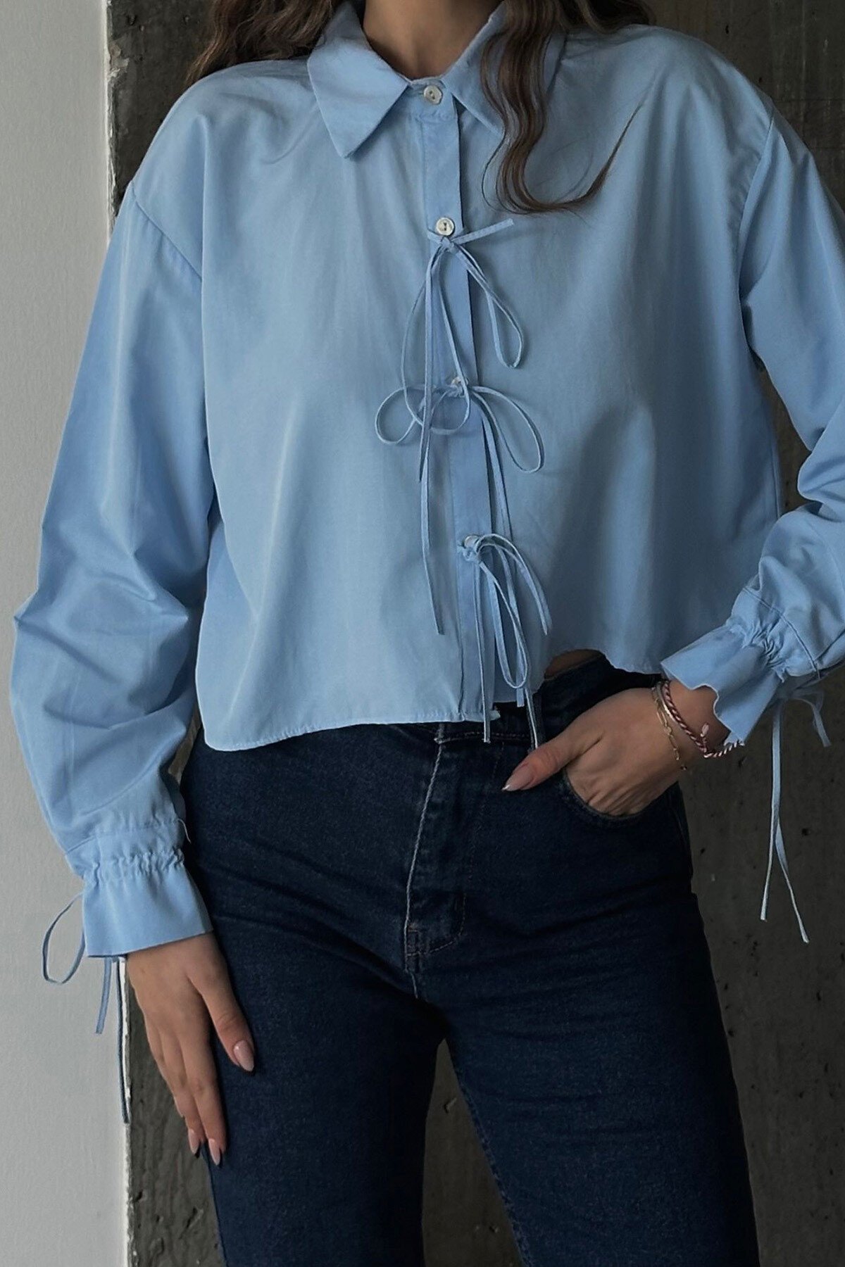 Mavi Bağcıklı Crop Dokuma Gömlek