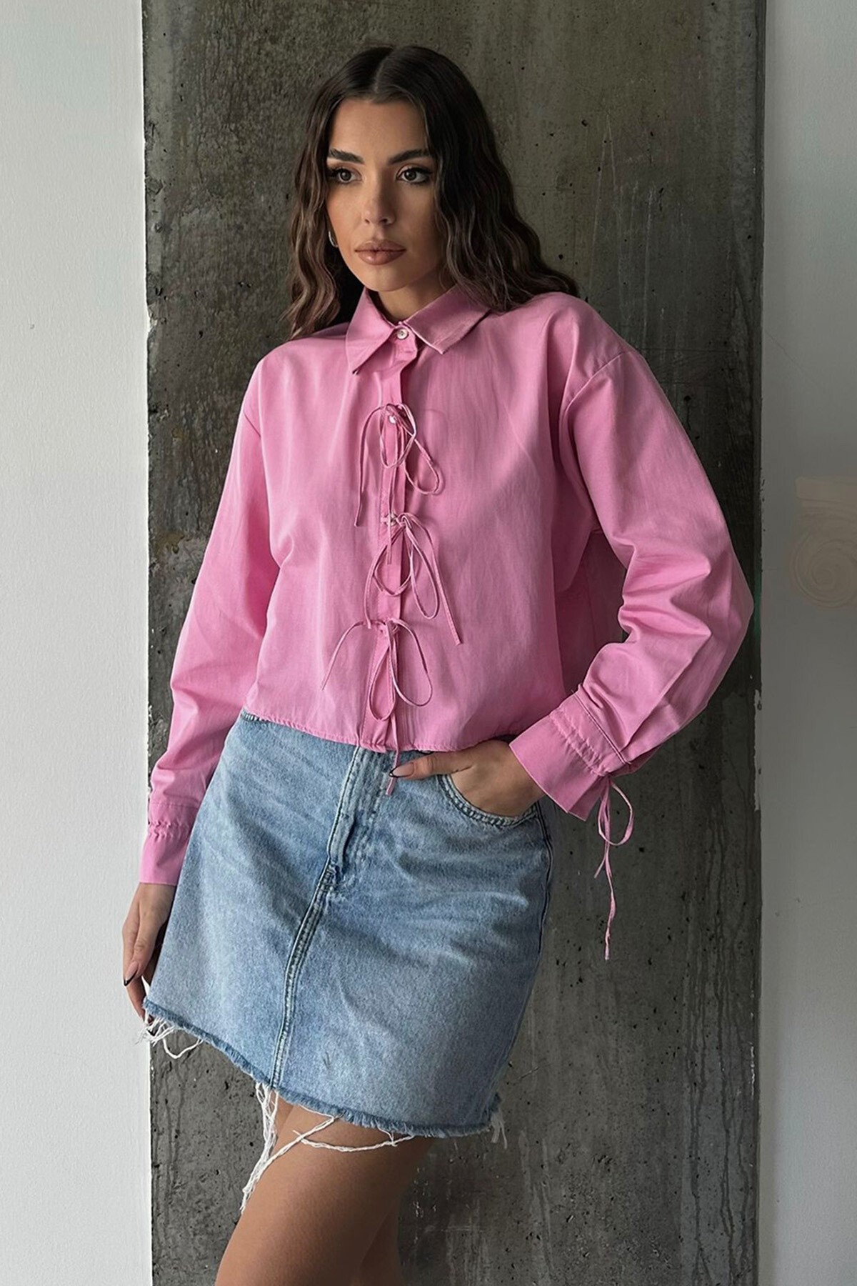 Pembe Bağcıklı Crop Dokuma Gömlek
