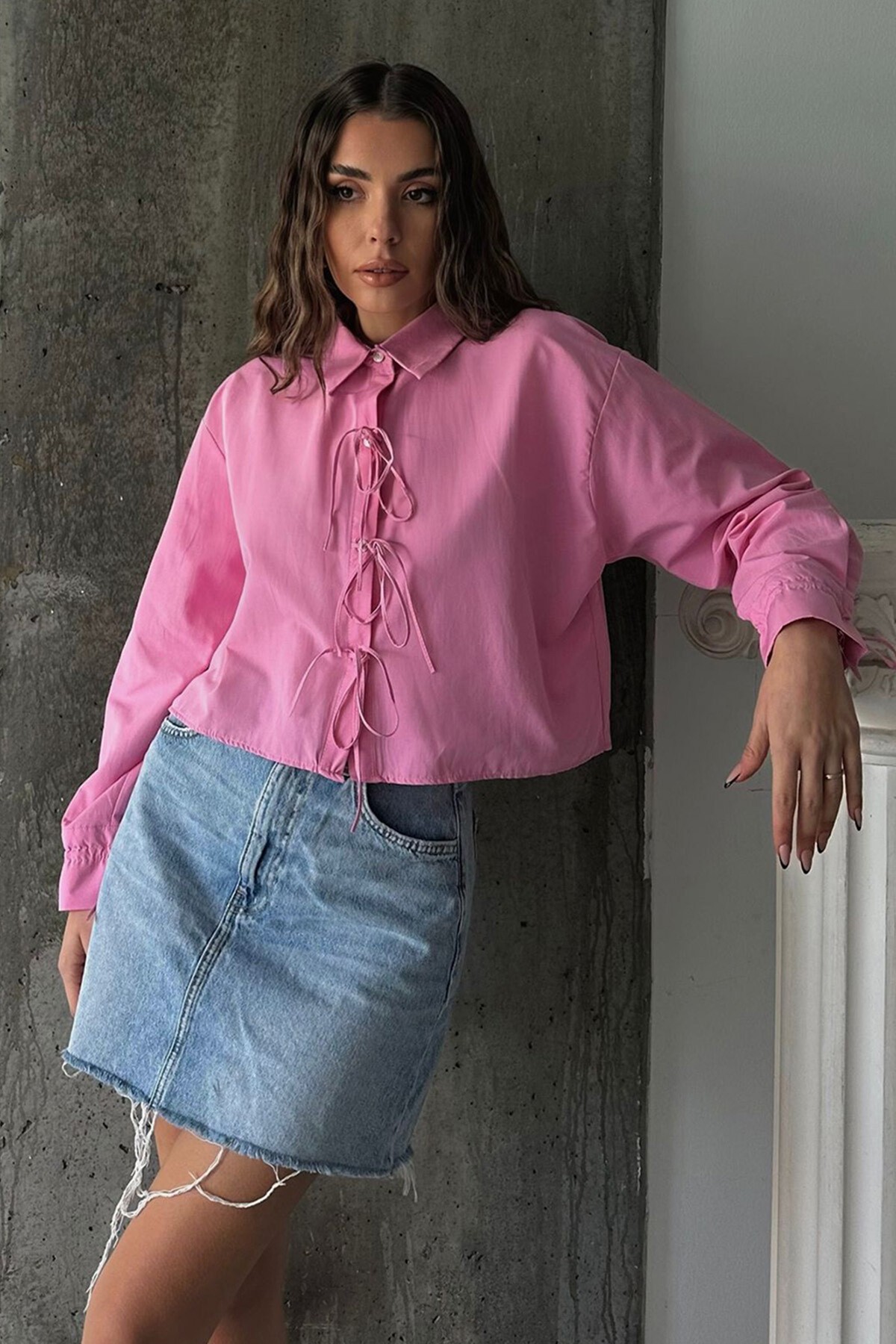 Pembe Bağcıklı Crop Dokuma Gömlek