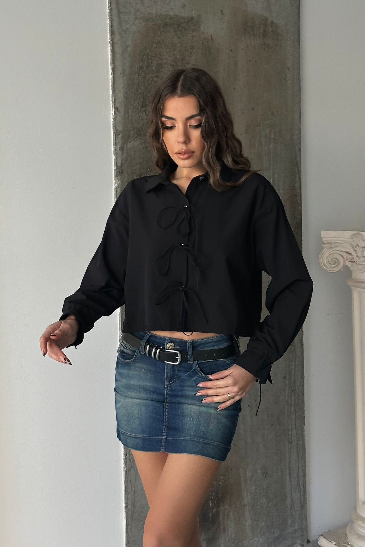 Siyah Bağcıklı Crop Dokuma Gömlek