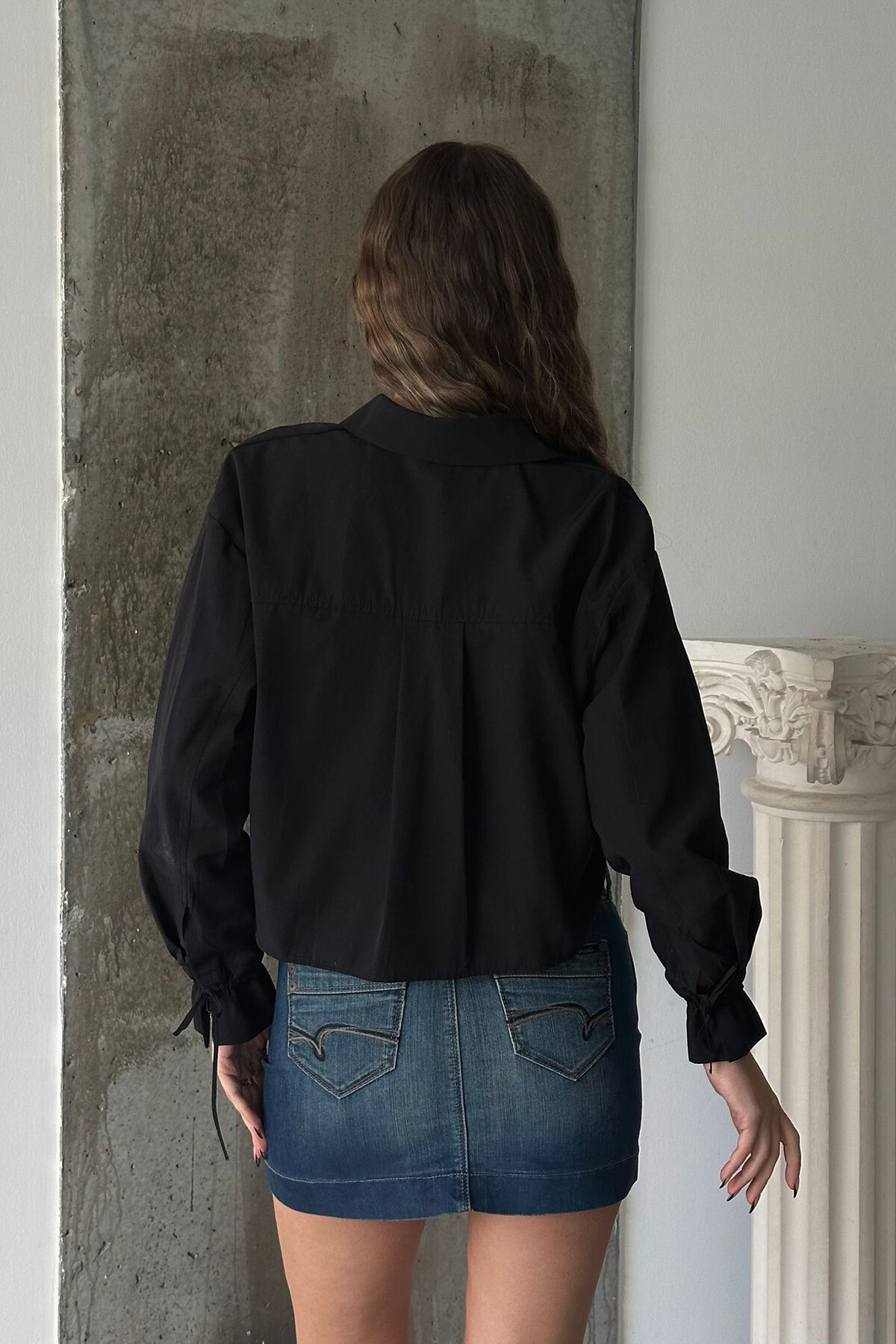 Siyah Bağcıklı Crop Dokuma Gömlek
