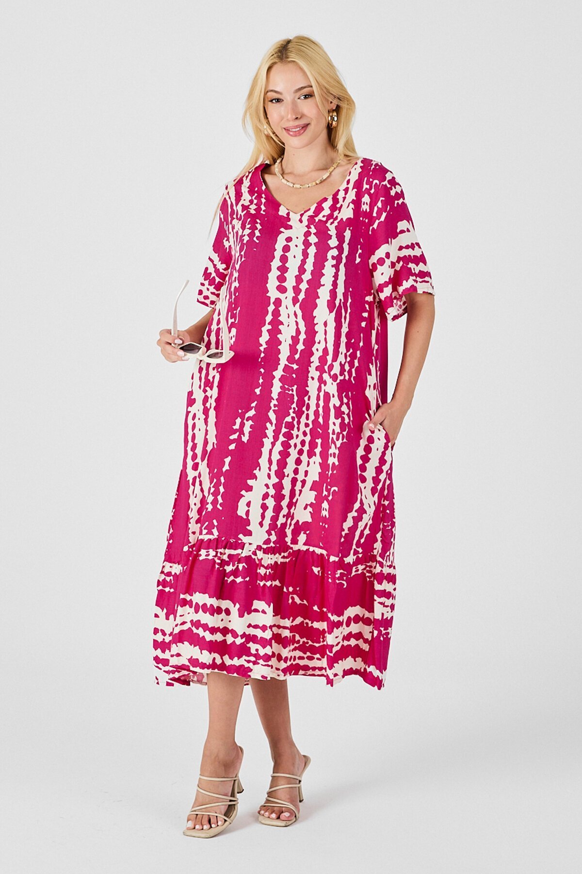 Fuşya Batik Desenli V Yaka Eteği Volanlı Oversize Elbise