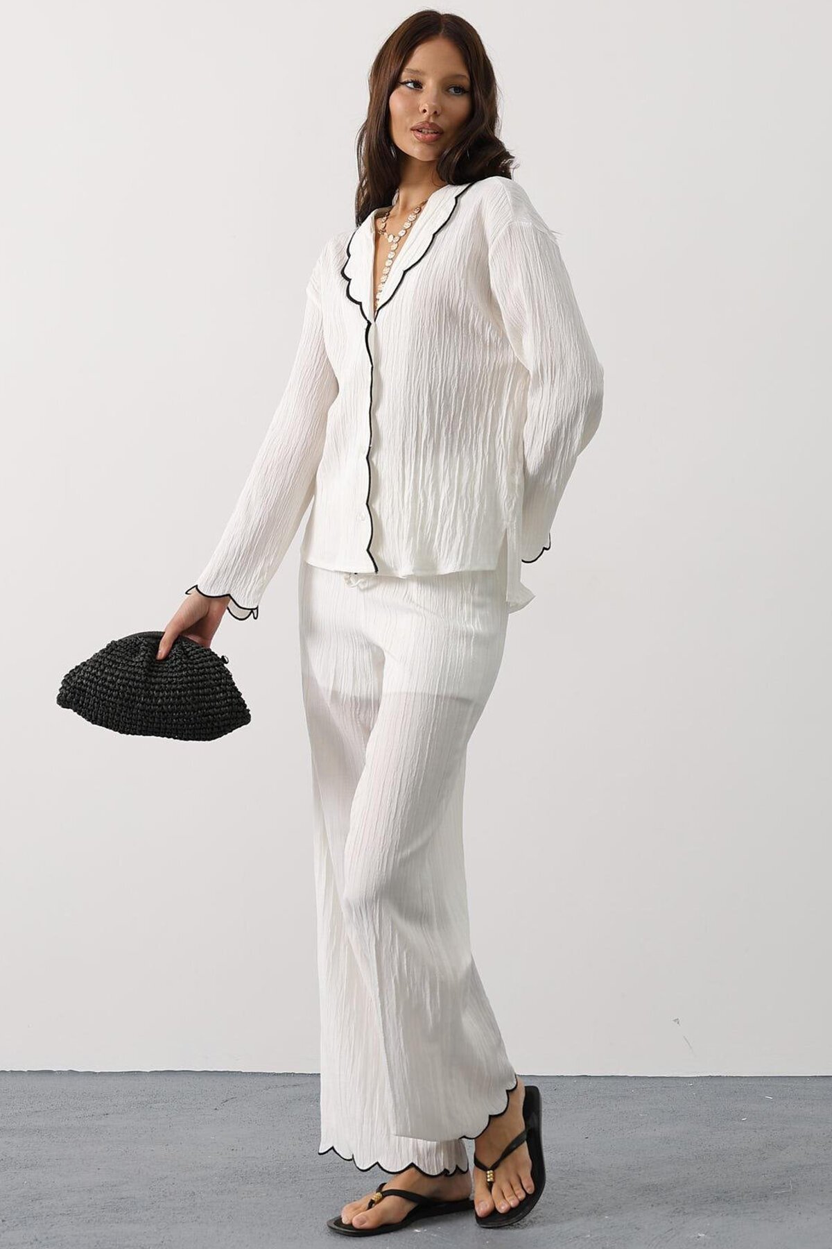 Beyaz Bebe Yaka Gömlek Ve Beli Lastikli Pantolon Takım