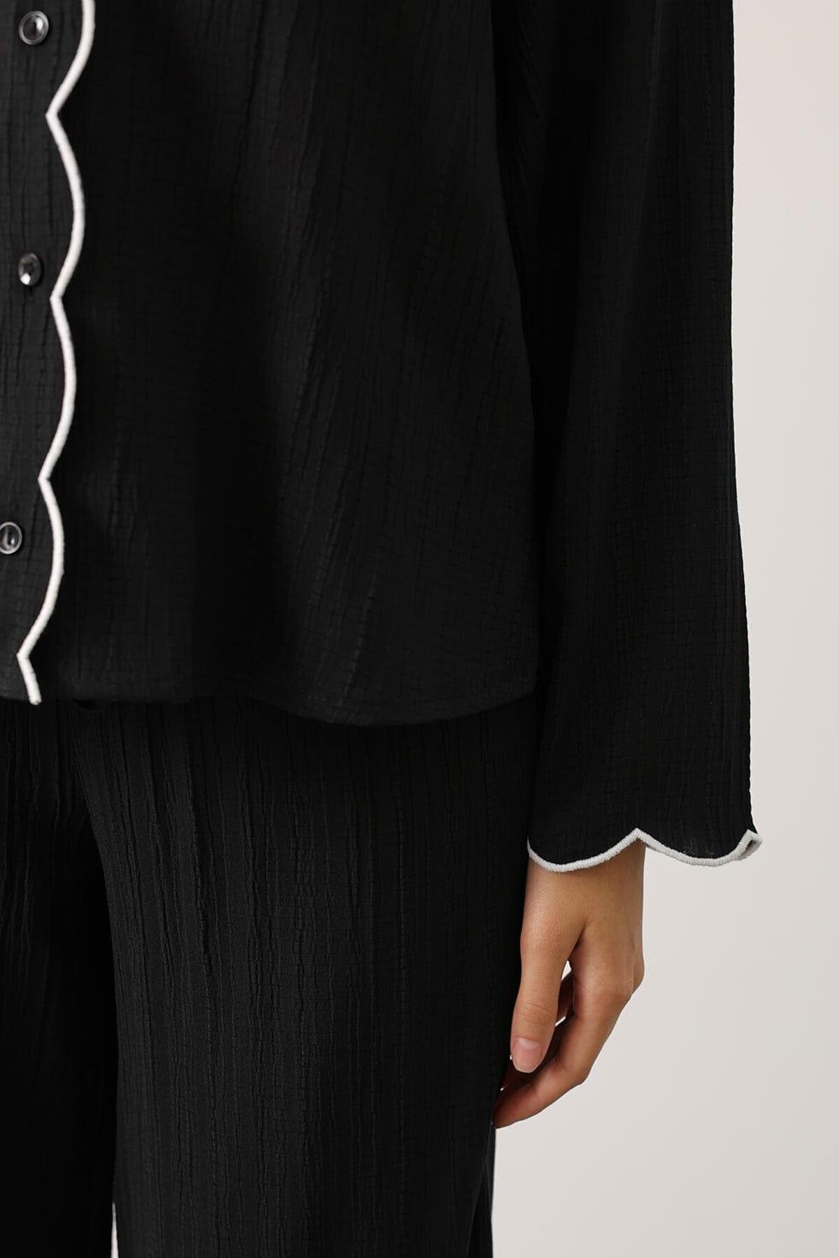 Siyah Bebe Yaka Gömlek Ve Beli Lastikli Pantolon Takım