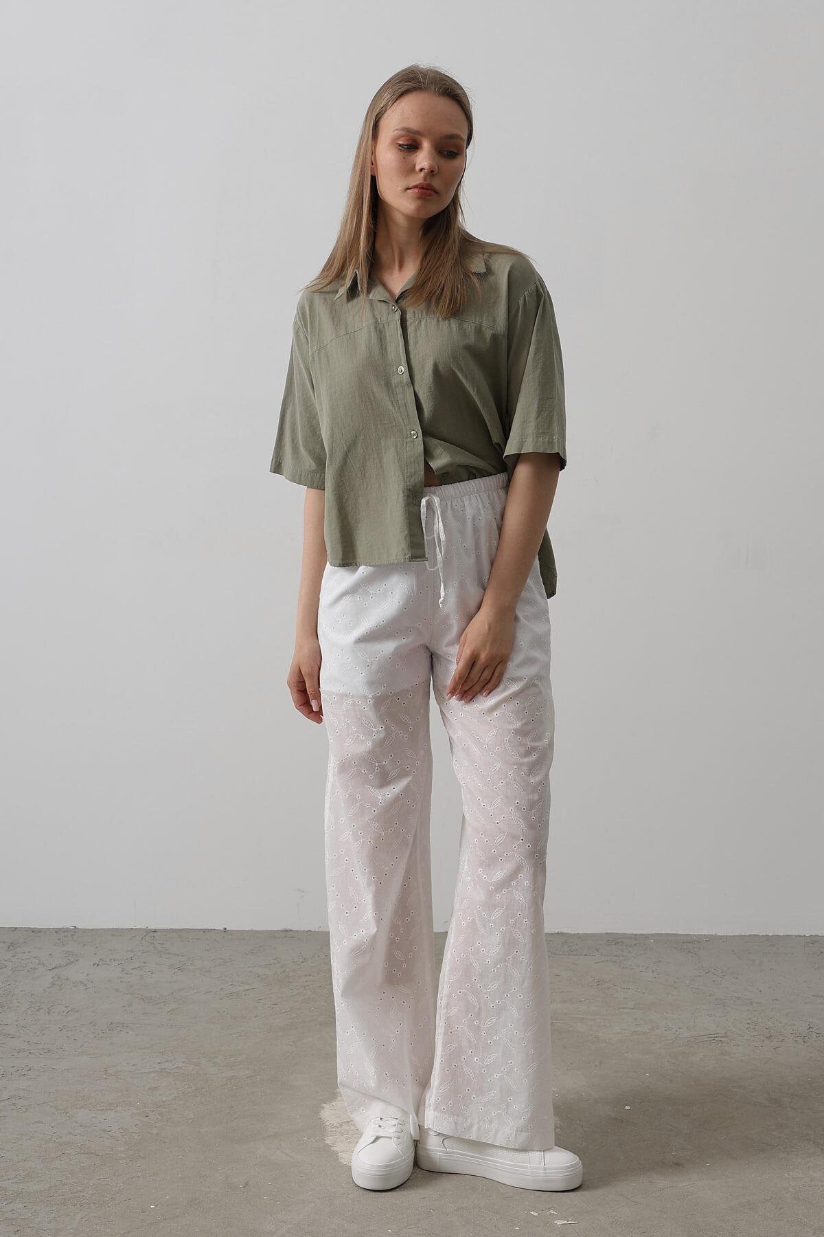 Beyaz Beli Bağlamalı Brode Pantolon