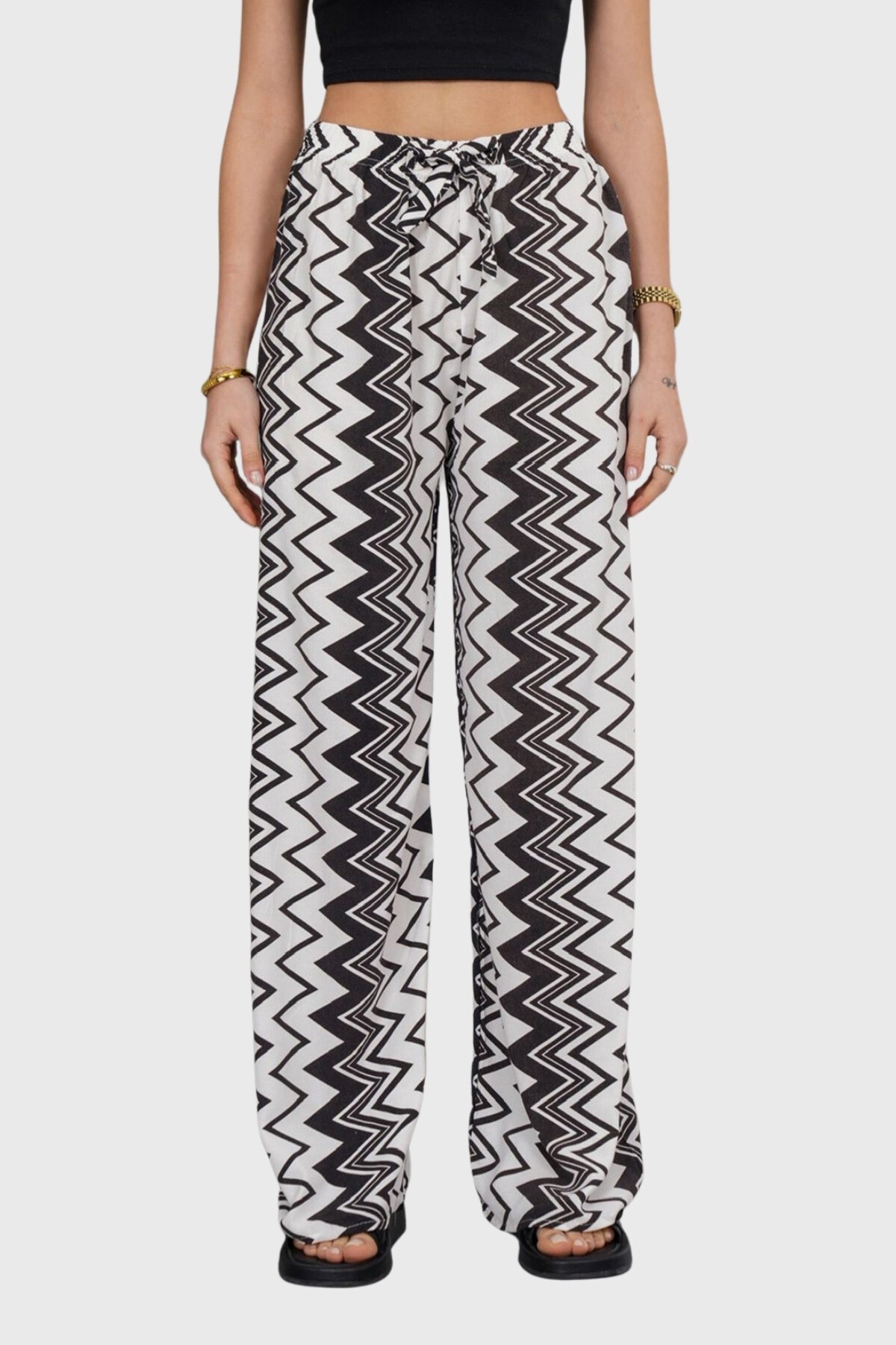 Siyah-Beyaz Beli Lastikli Bağcıklı Desenli Viskon Palazzo Pantolon