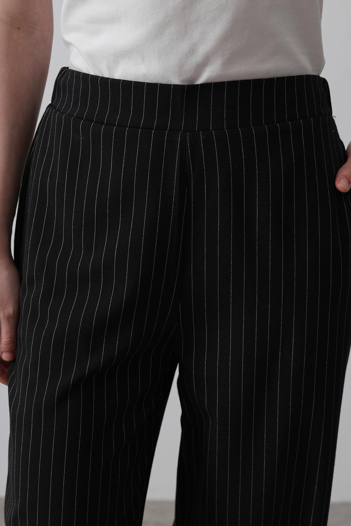 Siyah Beyaz Beli Yarım Lastikli Çizgili Palazzo Pantolon