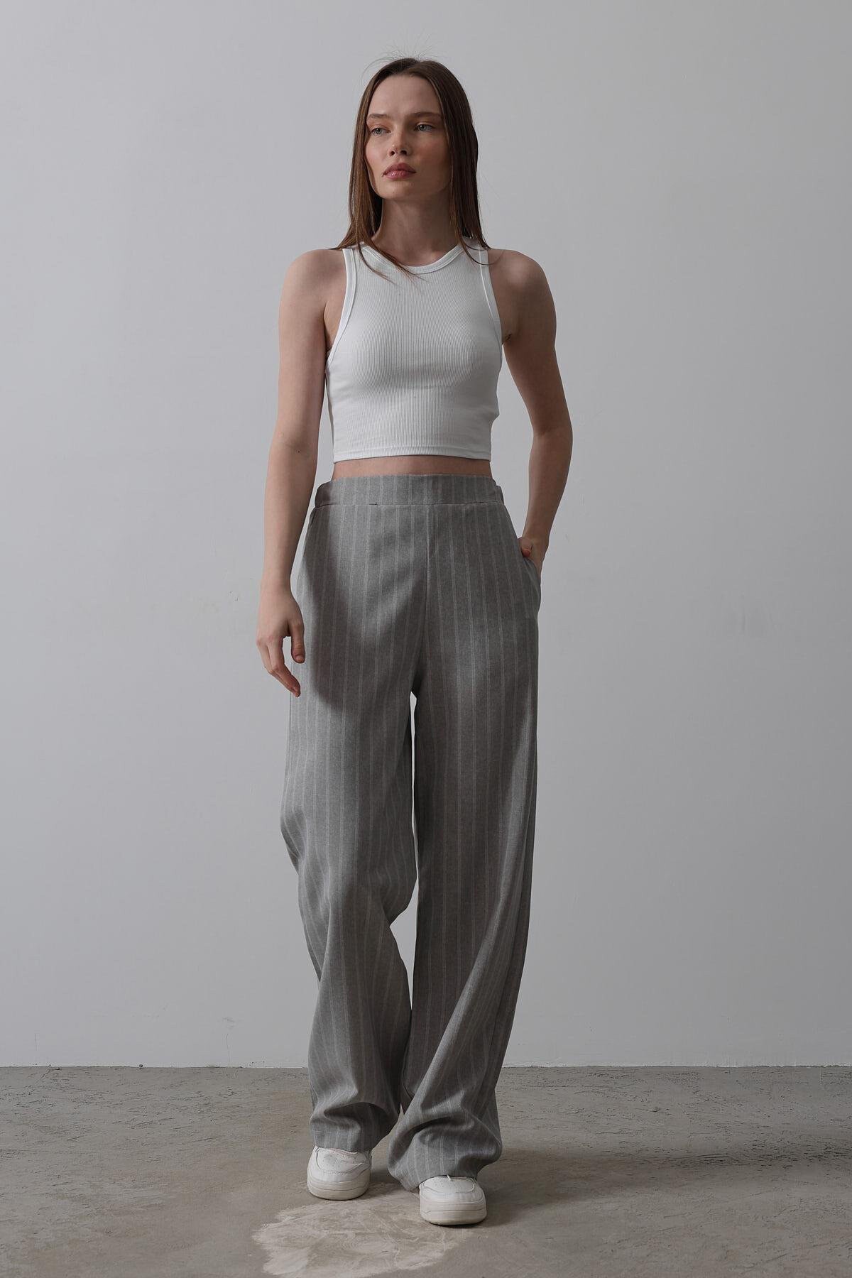 Gri-Beyaz Beli Yarım Lastikli Çizgili Palazzo Pantolon