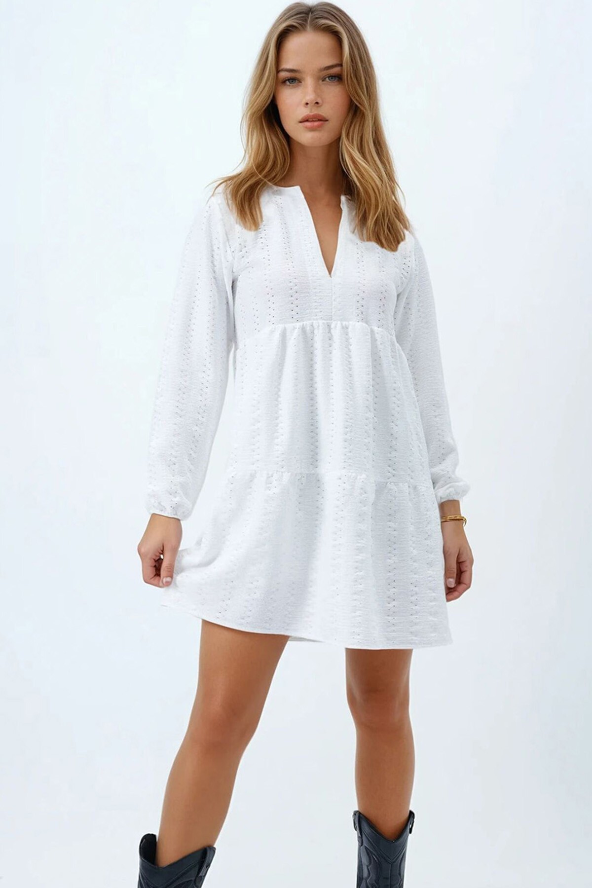 Beyaz V Yaka İçi Astarlı Kat Kat Volanlı Fisto Elbise